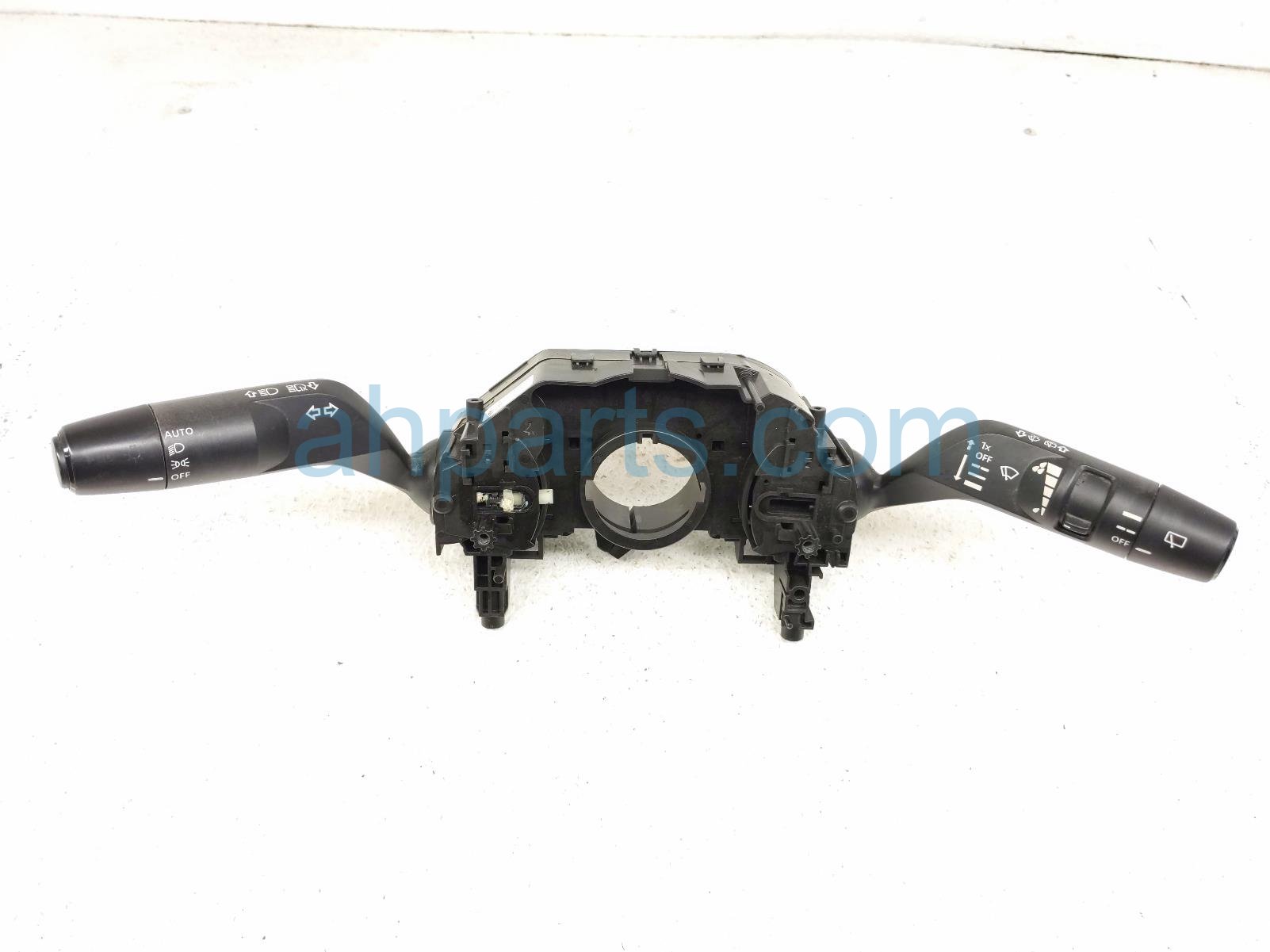 Nissan HEADLIGHT / WIPER COLUMN SWITCH