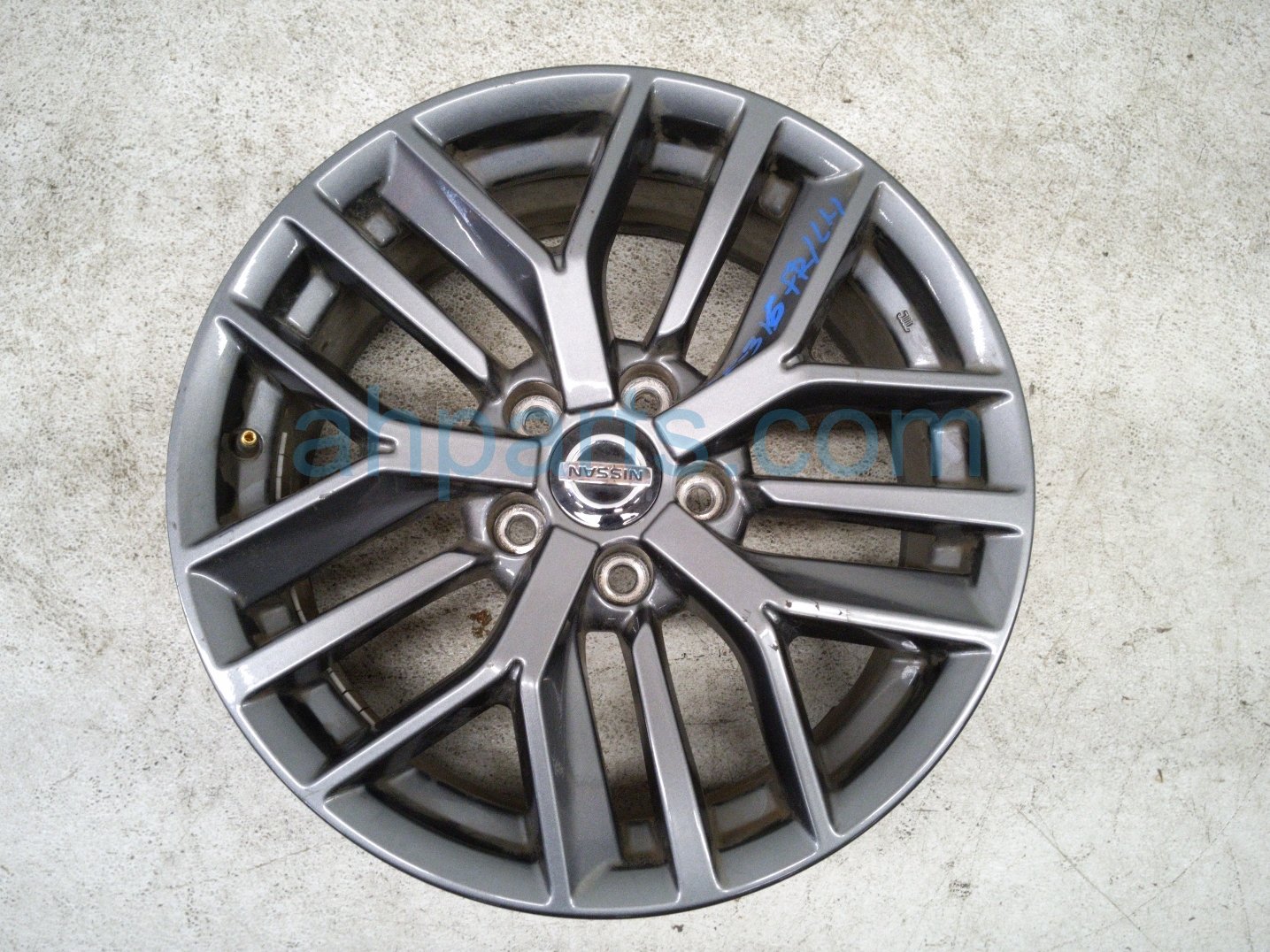 $175 Nissan FR/LH WHEEL / RIM $175 Nissan FR/LH WHEEL / RIM