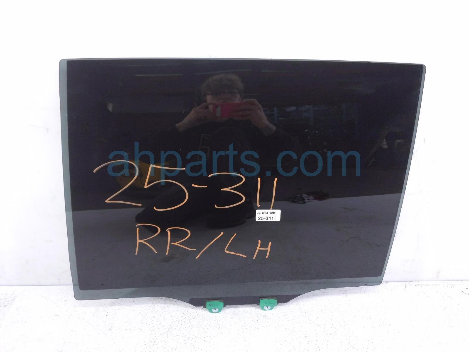 Honda RR/LH DOOR WINDOW GLASS