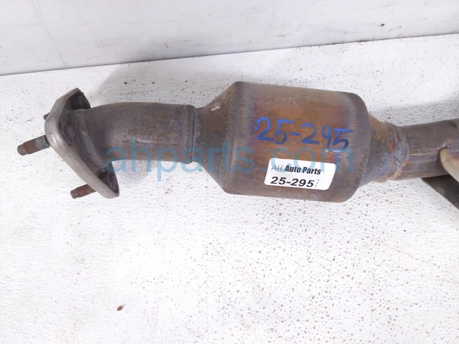 FRONT LOWER PIPE W/CONVERTER - HYB