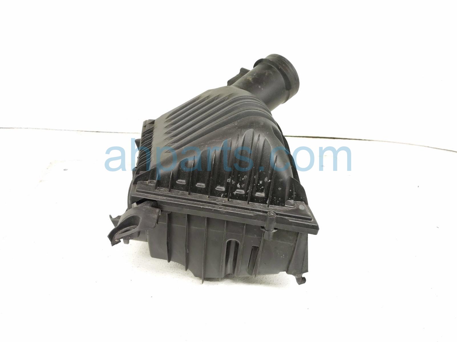$75 BMW AIR CLEANER INTAKE BOX - 2.0L AWD $75 BMW AIR CLEANER INTAKE BOX - 2.0L AWD