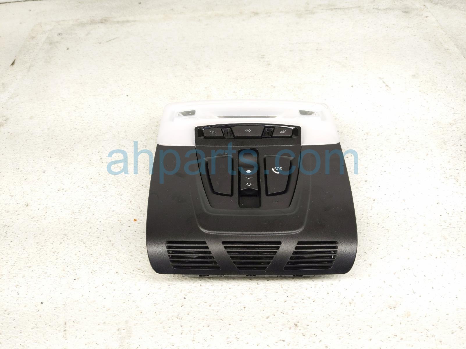 $125 BMW ROOF CONSOLE / MAP LIGHT - BLK