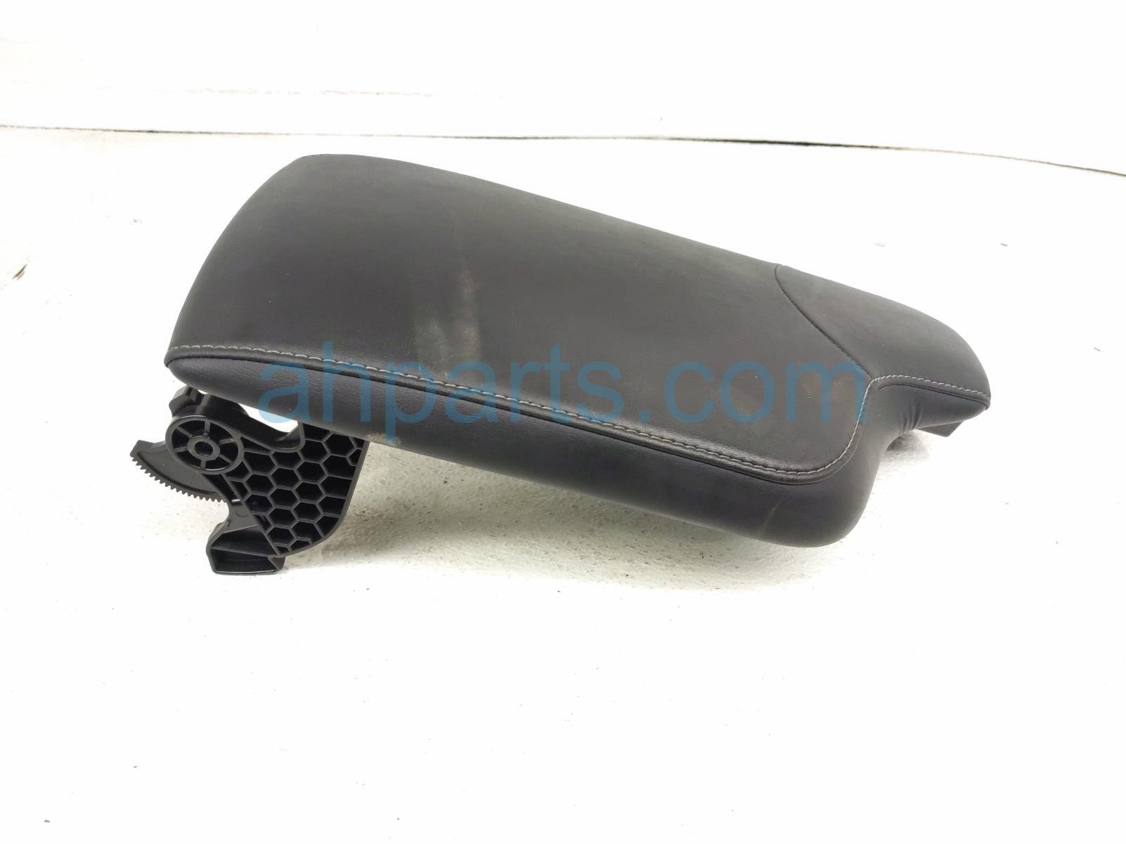 Lexus CENTER CONSOLE ARMREST LID - BLACK