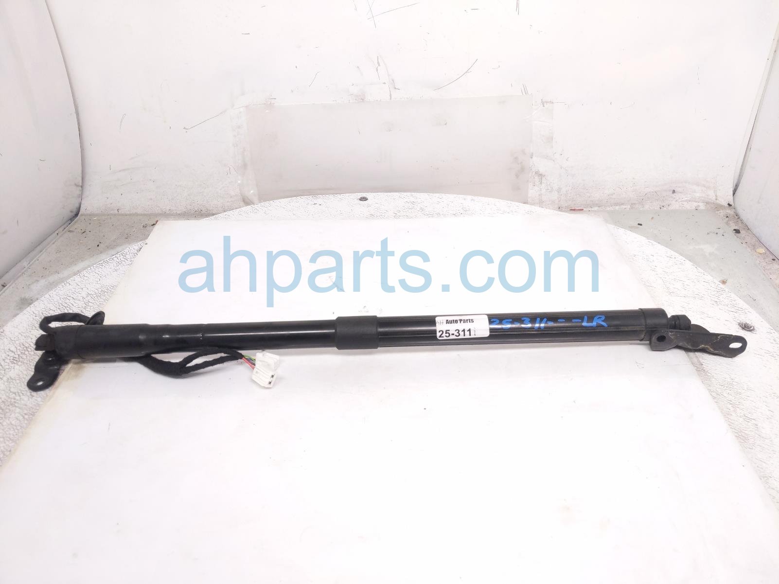 Honda LH ELECTRIC STRUT/ LIFT CYLINDER