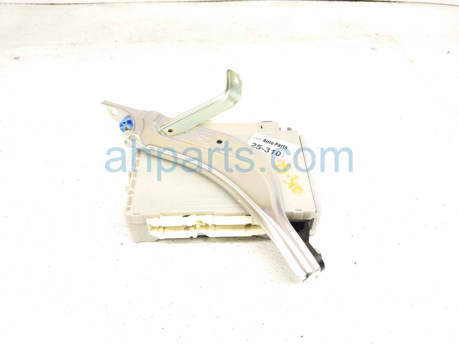 Lexus MPX BODY CONTROL FUSE BOX ASSY RR/LH