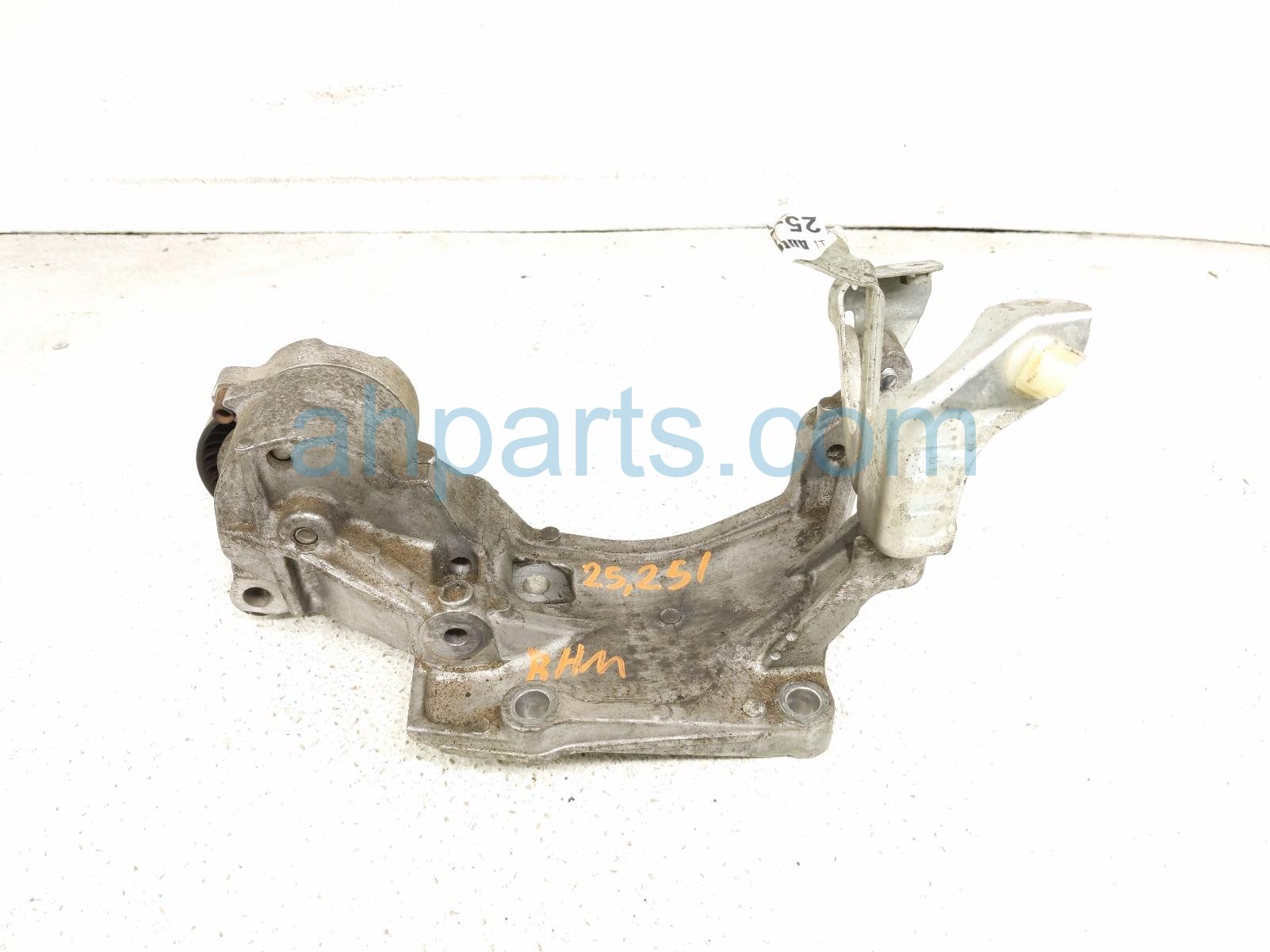 $99 Subaru ALTERNATOR BRACKET W/ PRETENSIONER