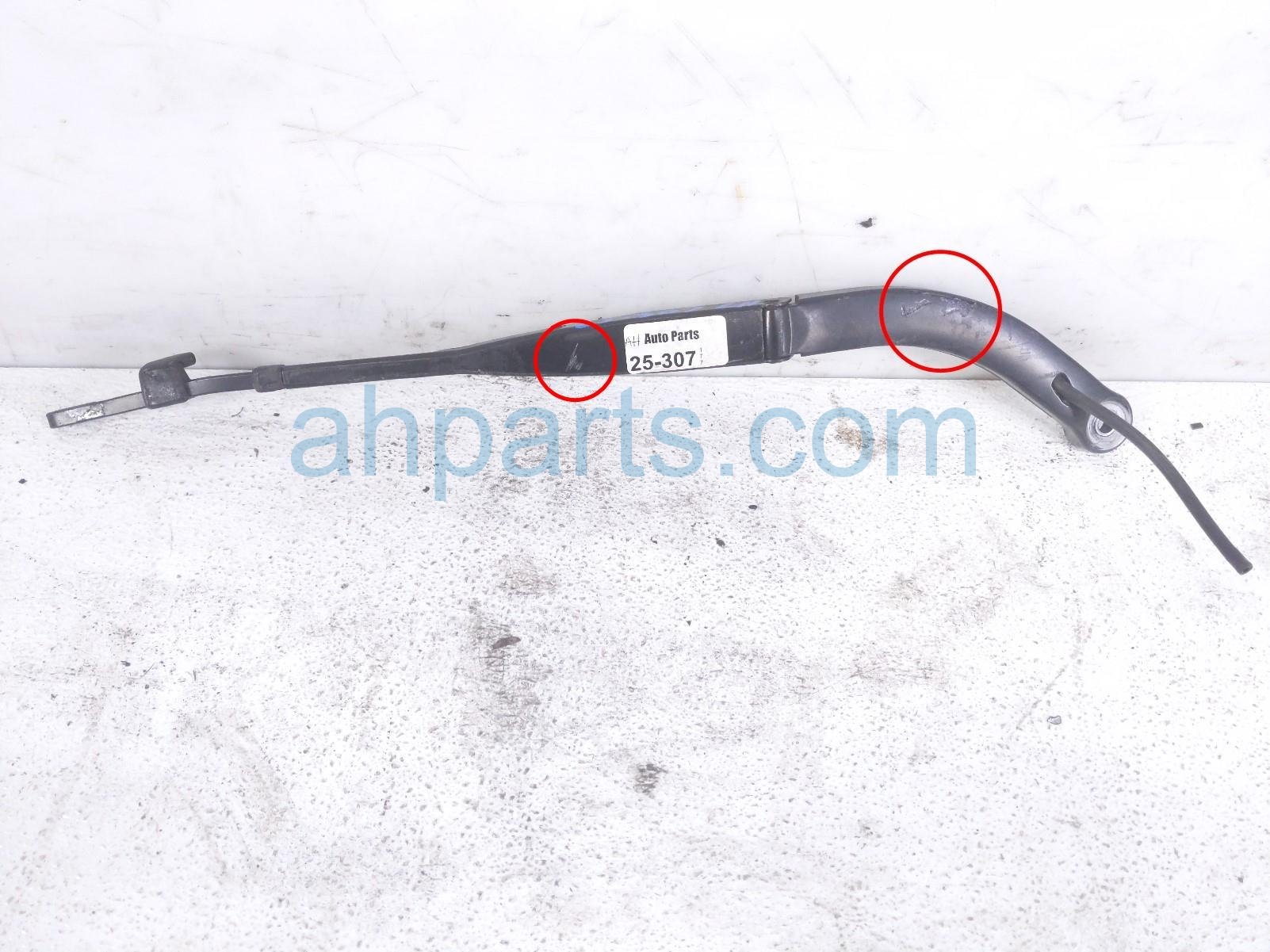 Driver WINDSHIELD WIPER ARM