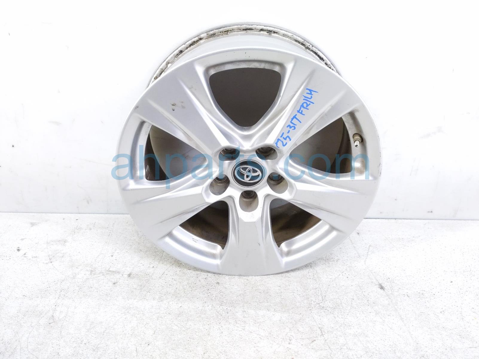 $225 Toyota FR/LH WHEEL / RIM $225 Toyota FR/LH WHEEL / RIM