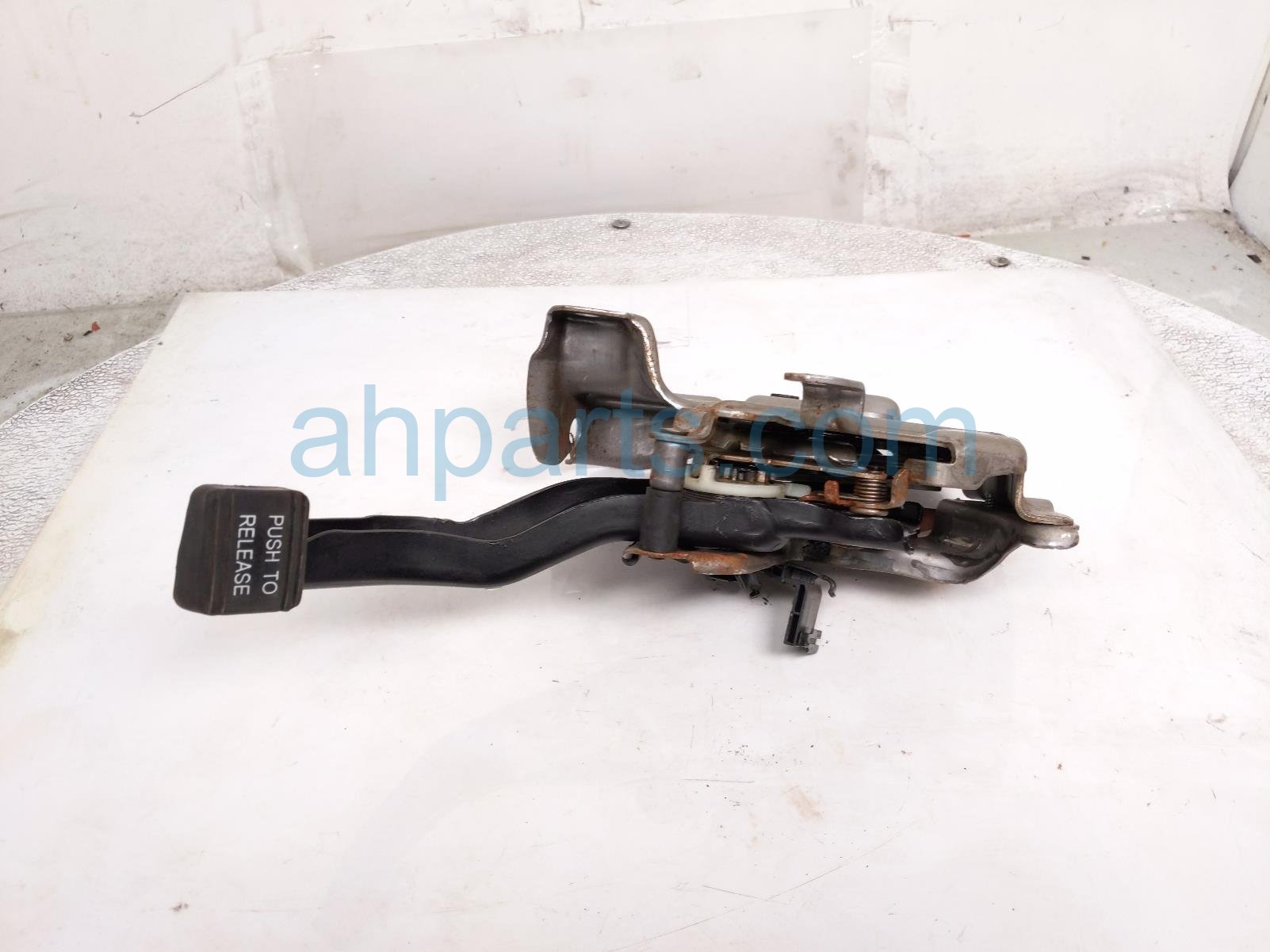 Jeep PARKING BRAKE PEDAL ASSY - LH