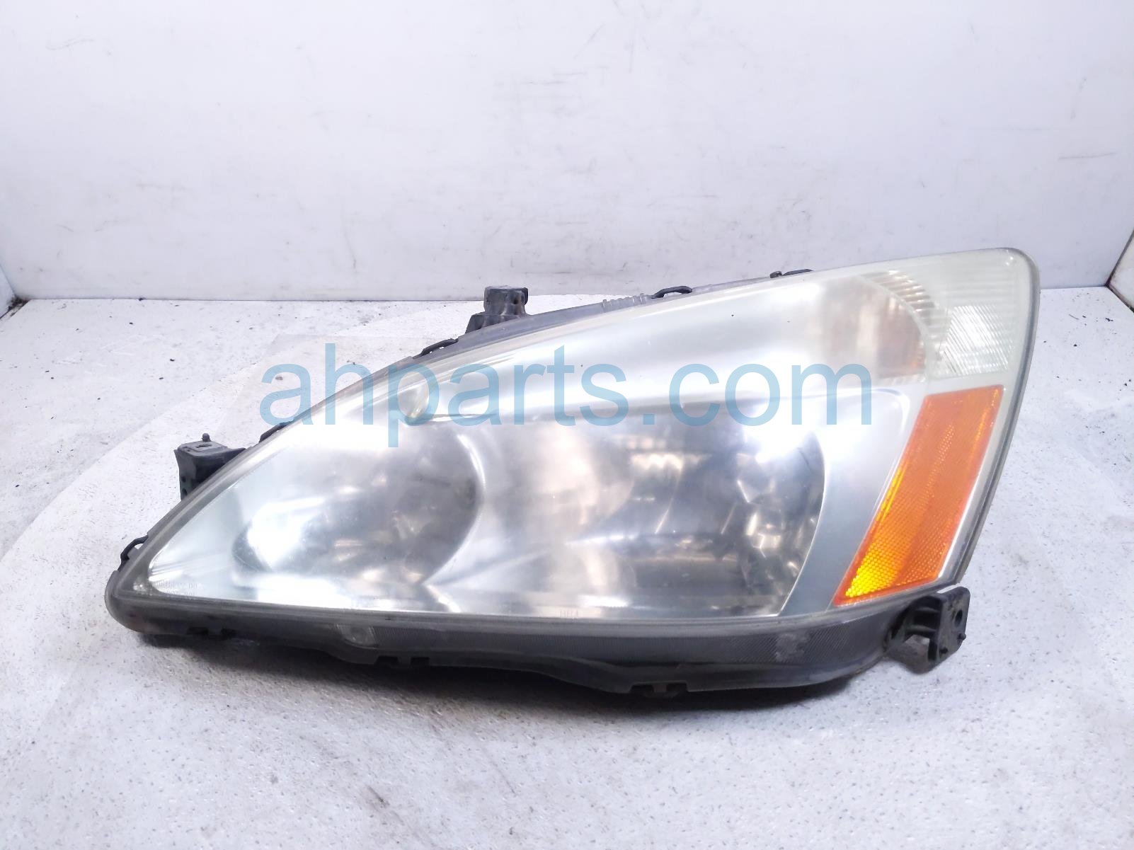 Honda LH HEADLAMP / LIGHT - NEEDS POLISH