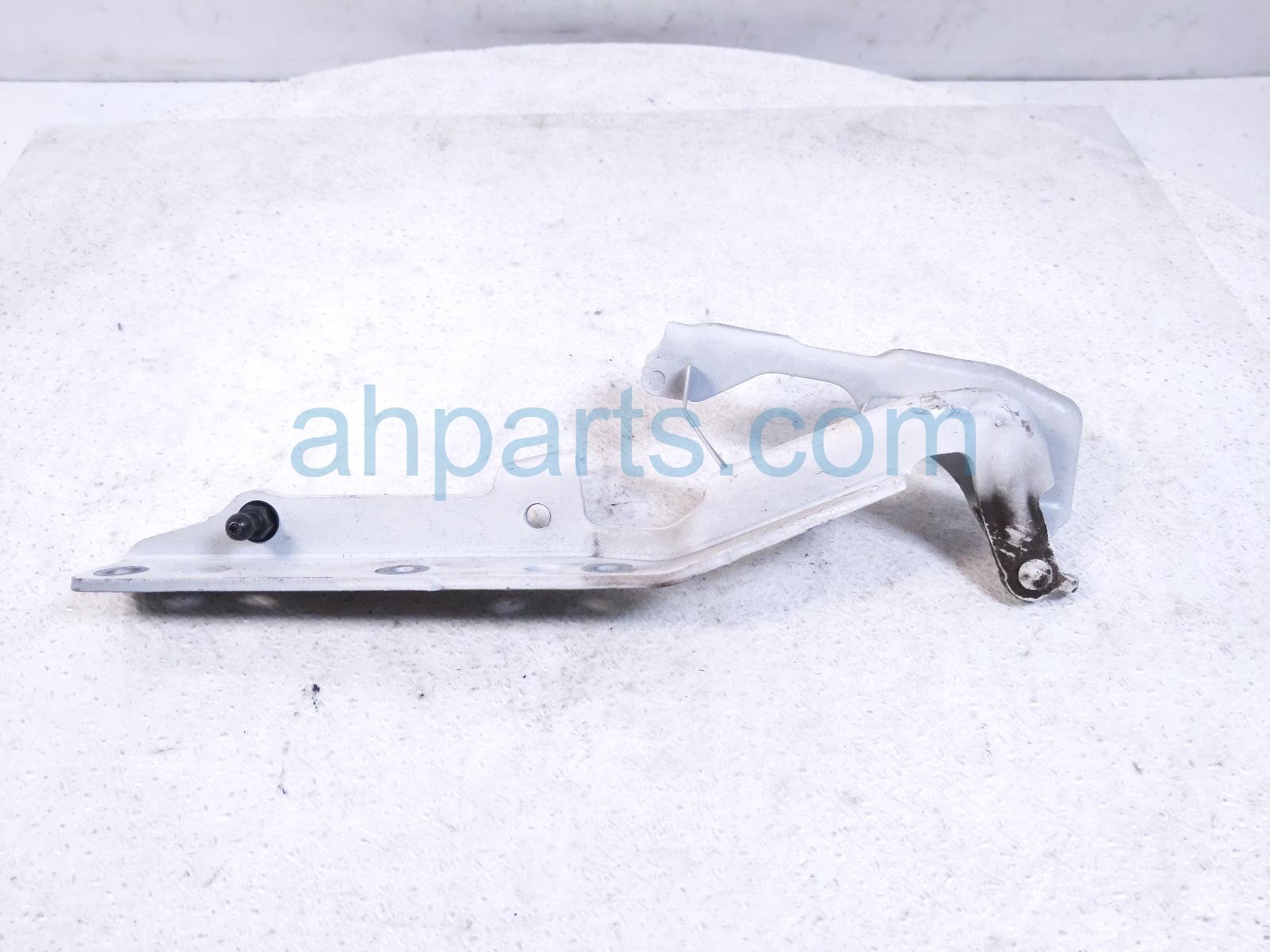 $25 Acura LH HOOD HINGE - WHITE $25 Acura LH HOOD HINGE - WHITE