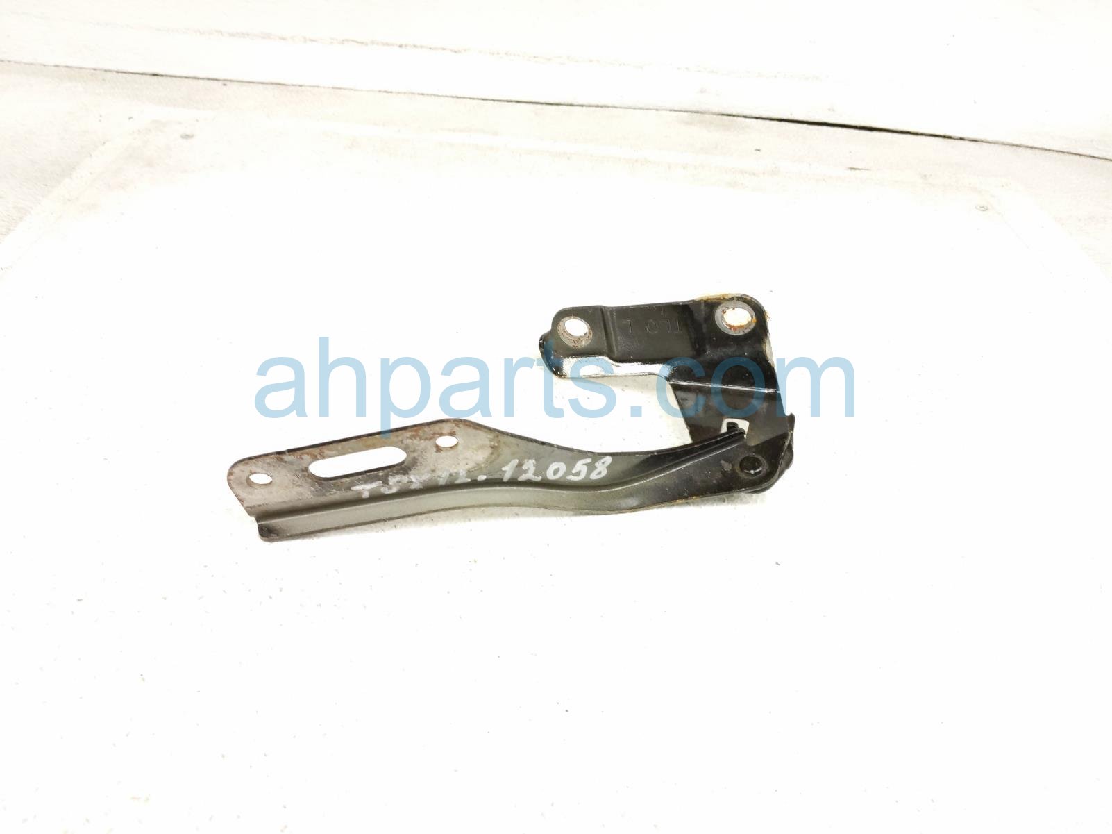 $19 Acura LH HOOD HINGE - BLACK