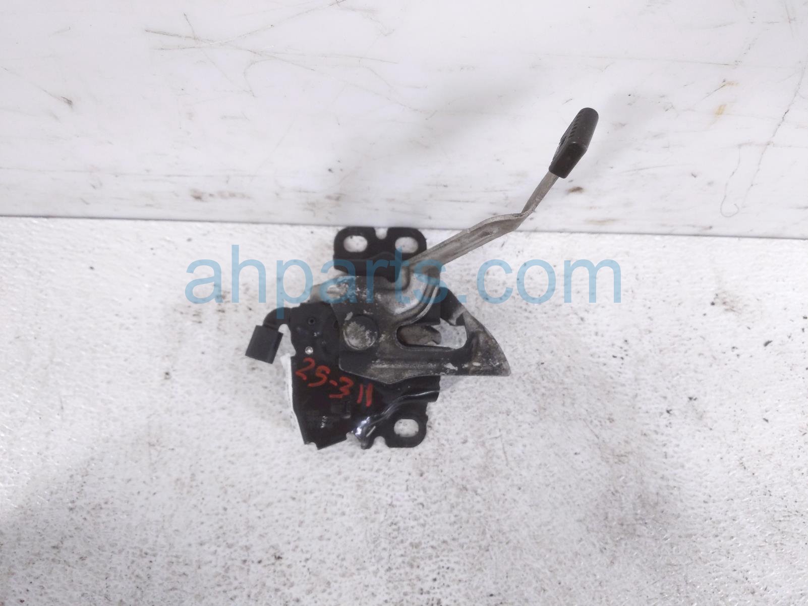 Honda HOOD LATCH / LOCK ASSY