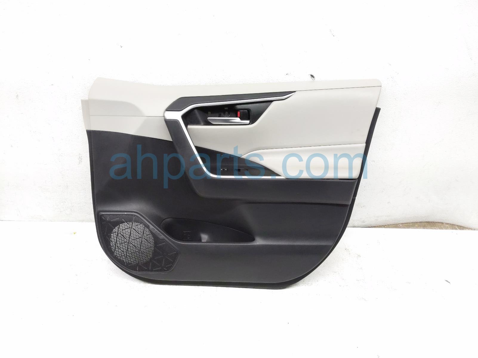 $125 Toyota FR/RH INTERIOR DOOR PANEL - GREY/BLK