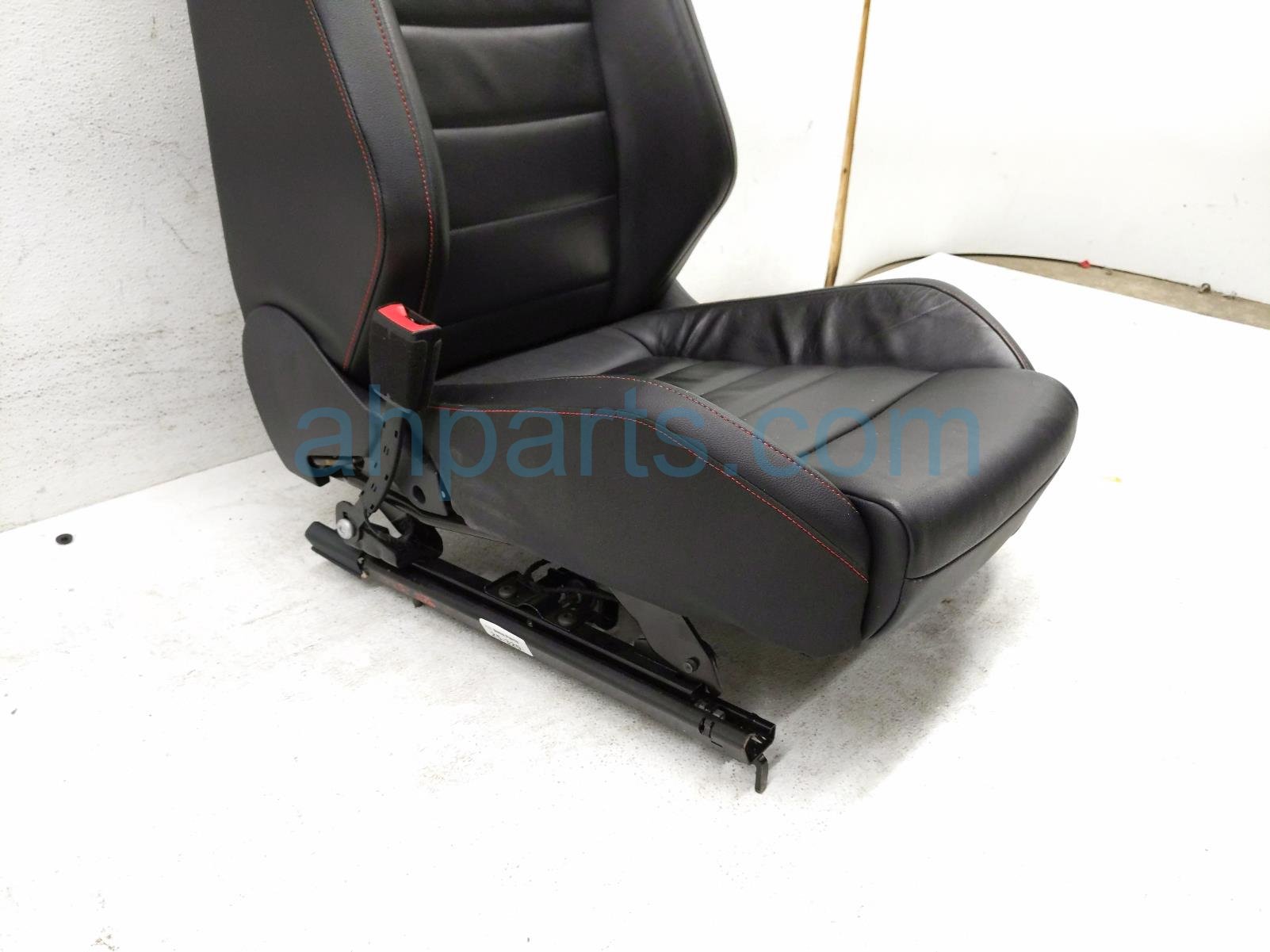 2018 Volkswagen Golf Gti Front Driver Seat Black W/ Airbag 5GM 881 805 AN BKV Replacement 2018 Volkswagen Golf Gti Front Driver Seat Black W/ Airbag 5GM 881 805 AN BKV Replacement thumbnail