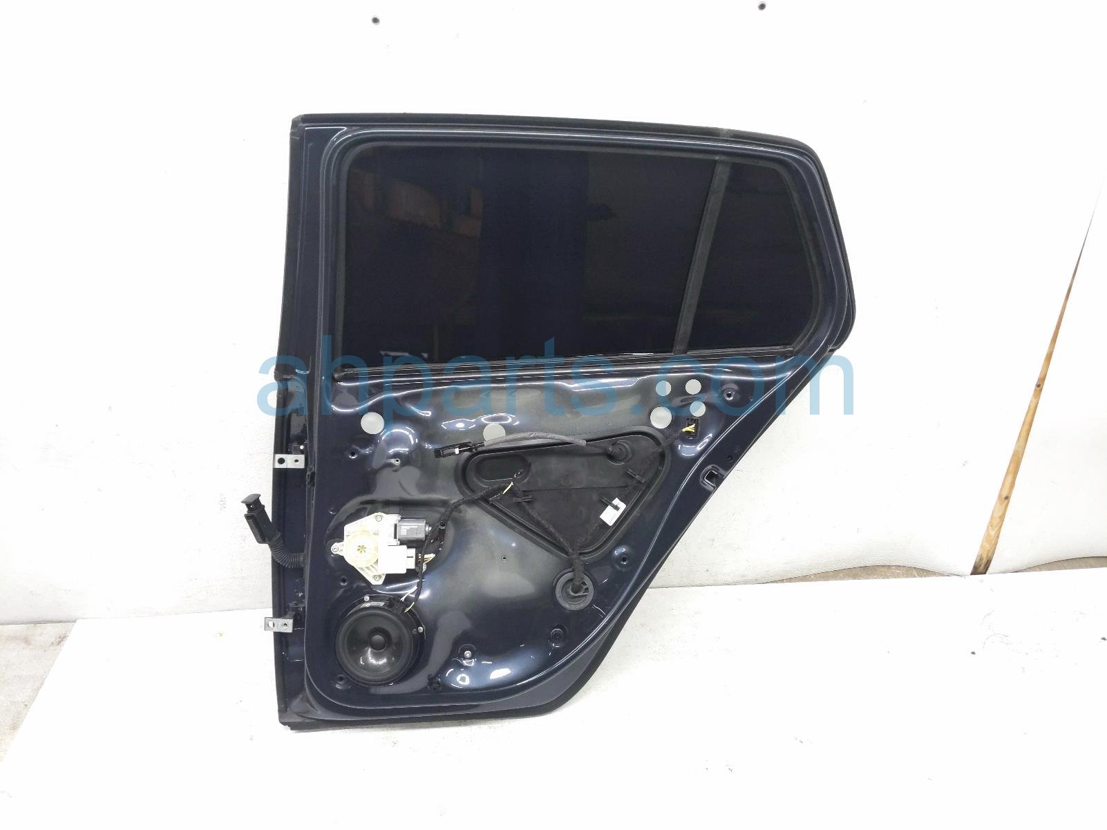 2018 Volkswagen Golf Gti Rear Passenger Door Grey No Inside Trim 5GM 833 056 C Replacement 2018 Volkswagen Golf Gti Rear Passenger Door Grey No Inside Trim 5GM 833 056 C Replacement thumbnail