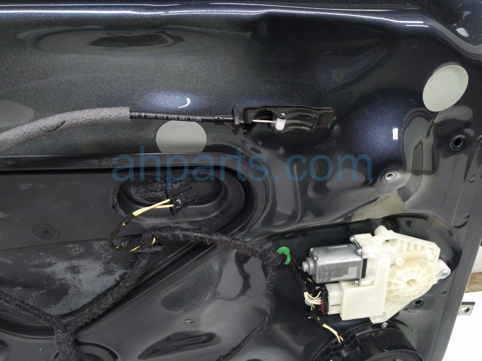 2018 Volkswagen Golf Gti Rear Driver Door Grey No Inside Trim 5GM 833 055 C Replacement 2018 Volkswagen Golf Gti Rear Driver Door Grey No Inside Trim 5GM 833 055 C Replacement thumbnail