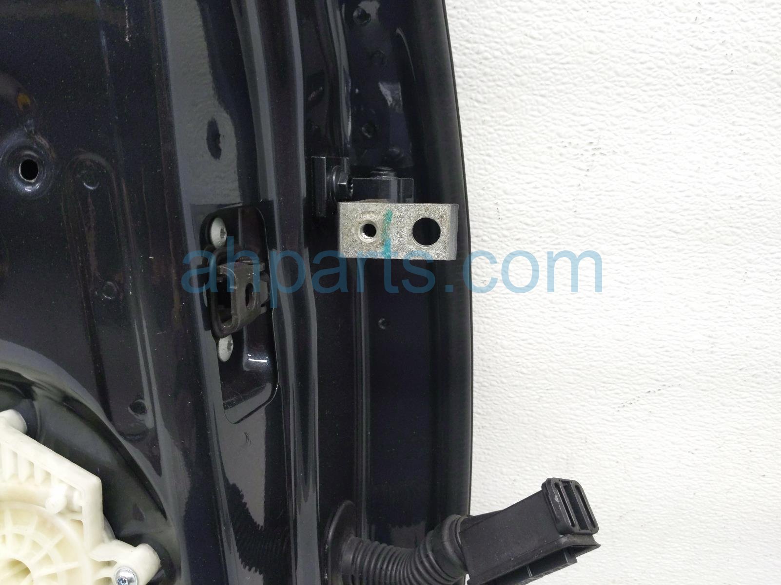 2018 Volkswagen Golf Gti Rear Driver Door Grey No Inside Trim 5GM 833 055 C Replacement 2018 Volkswagen Golf Gti Rear Driver Door Grey No Inside Trim 5GM 833 055 C Replacement thumbnail