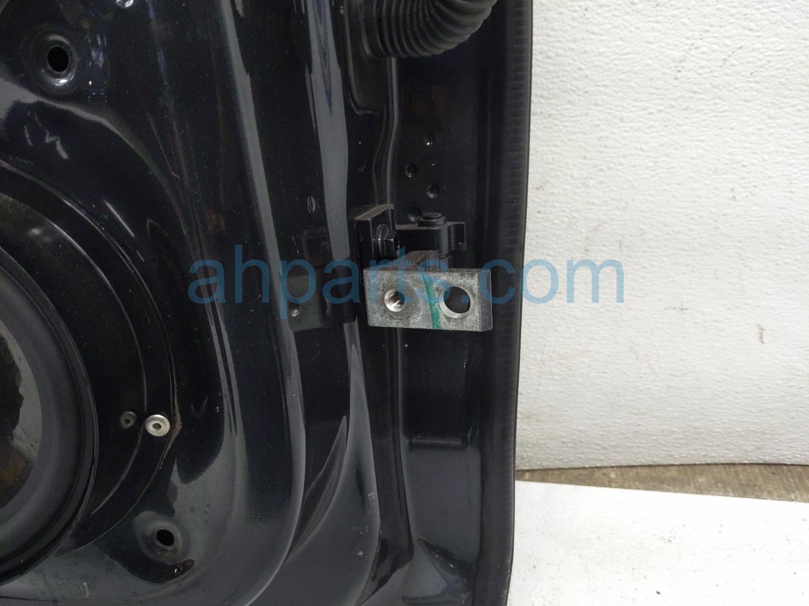 2018 Volkswagen Golf Gti Rear Driver Door Grey No Inside Trim 5GM 833 055 C Replacement 2018 Volkswagen Golf Gti Rear Driver Door Grey No Inside Trim 5GM 833 055 C Replacement thumbnail