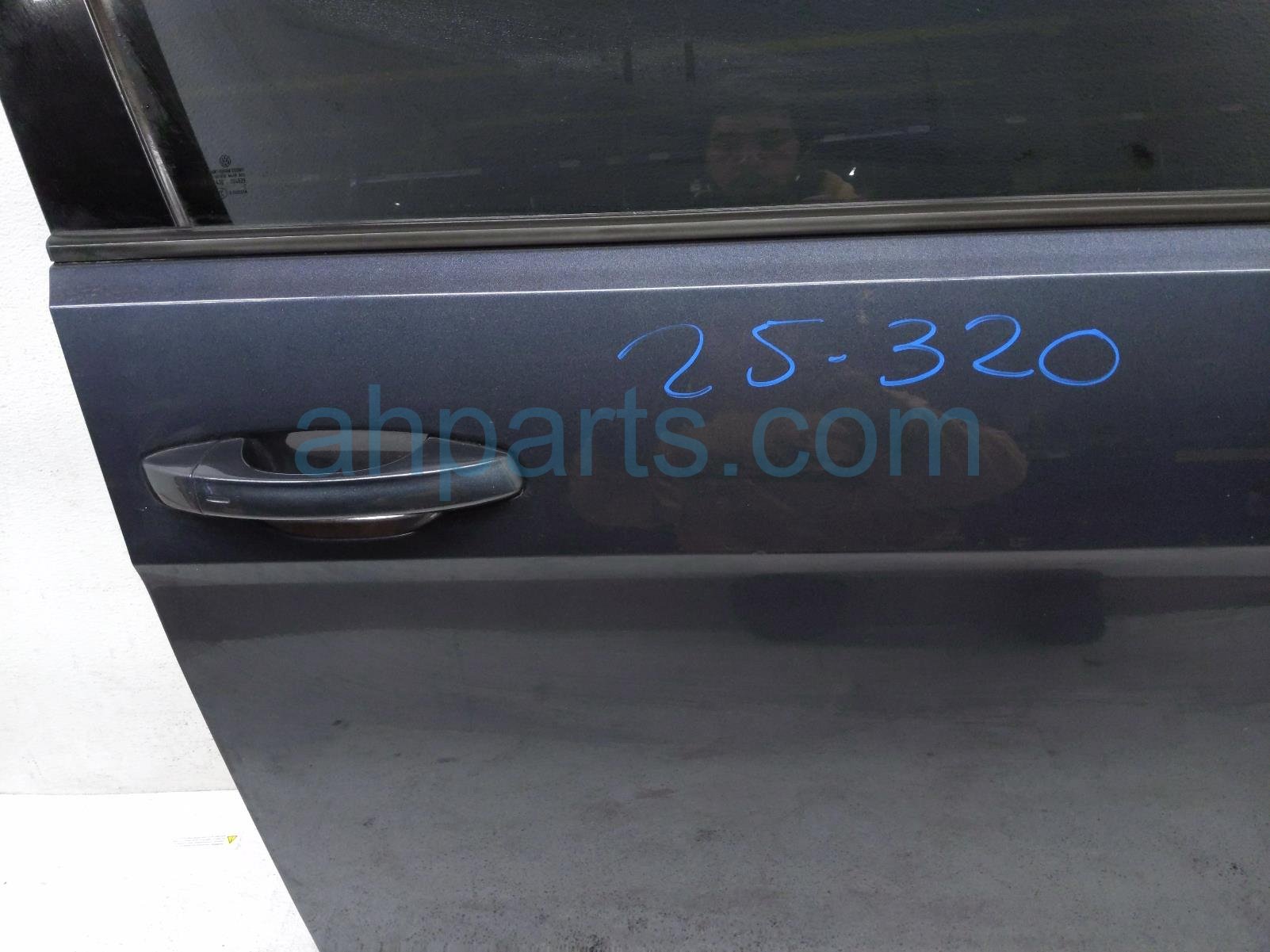 2018 Volkswagen Golf Gti Front Passenger Door Grey No Mirror/trim 5G4 831 056 AN Replacement 2018 Volkswagen Golf Gti Front Passenger Door Grey No Mirror/trim 5G4 831 056 AN Replacement thumbnail