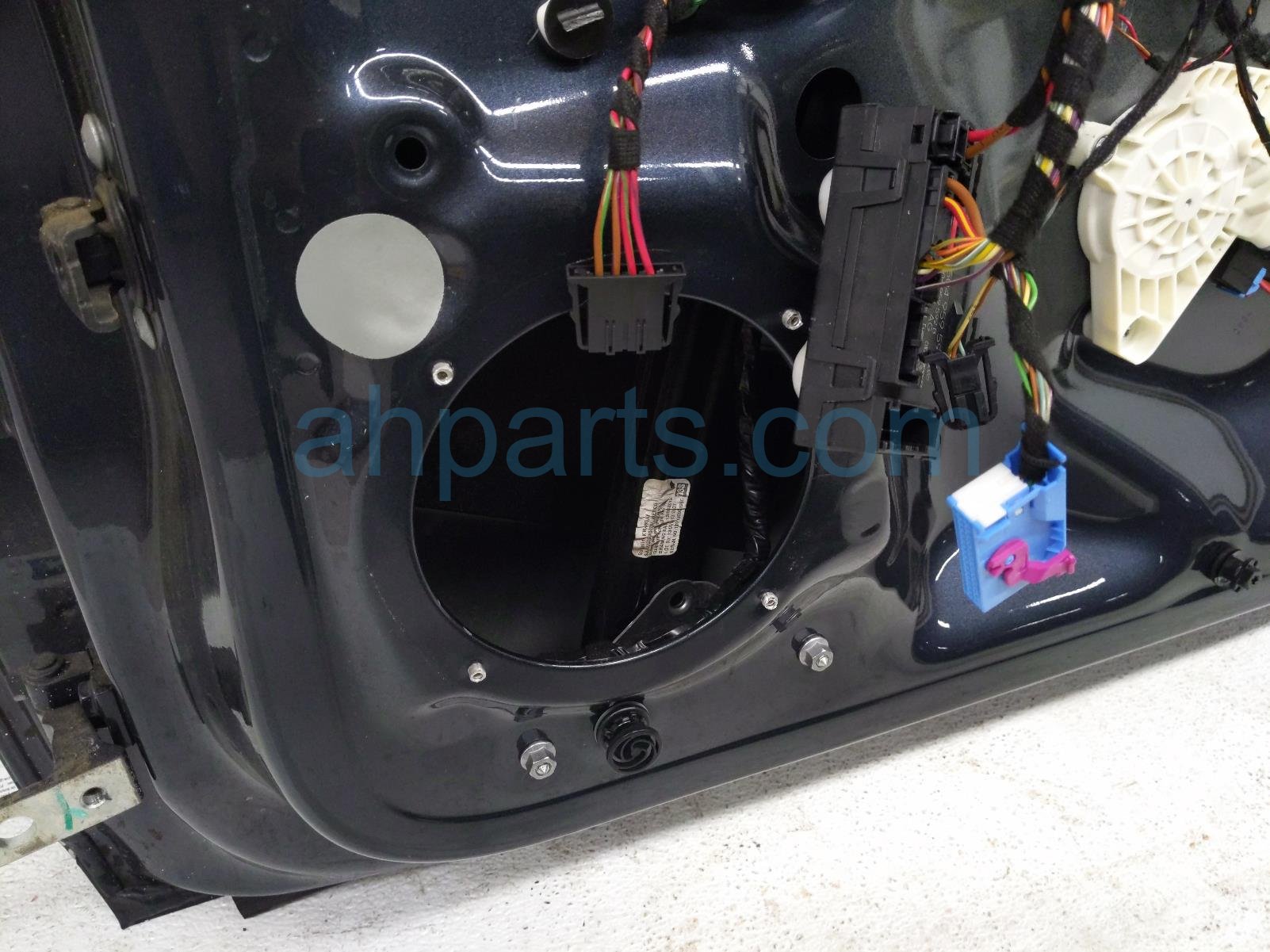 2018 Volkswagen Golf Gti Front Passenger Door Grey No Mirror/trim 5G4 831 056 AN Replacement 2018 Volkswagen Golf Gti Front Passenger Door Grey No Mirror/trim 5G4 831 056 AN Replacement thumbnail