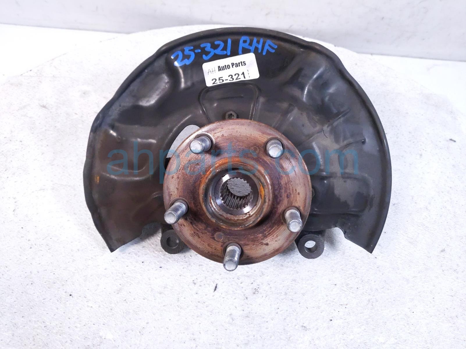 $99 Toyota FR/RH SPINDLE KNUCKLE HUB