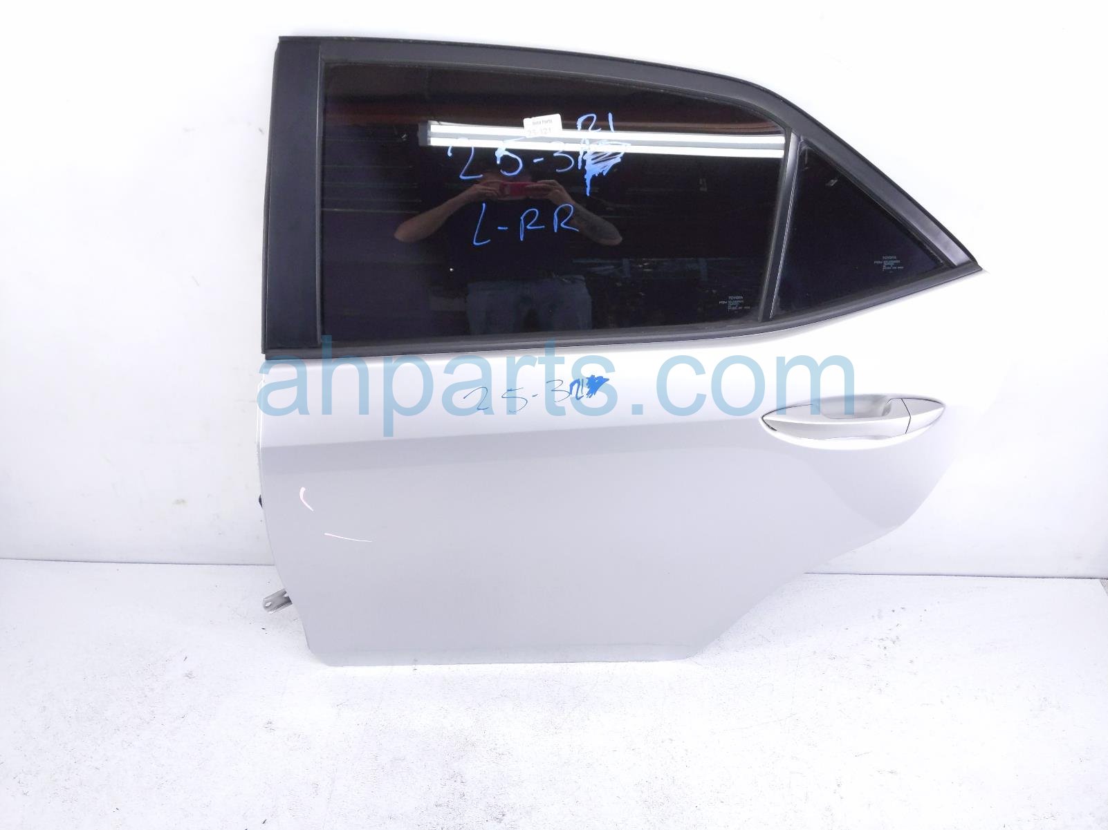 $400 Toyota RR/LH DOOR - SILVER - NO INSIDE TRIM $400 Toyota RR/LH DOOR - SILVER - NO INSIDE TRIM