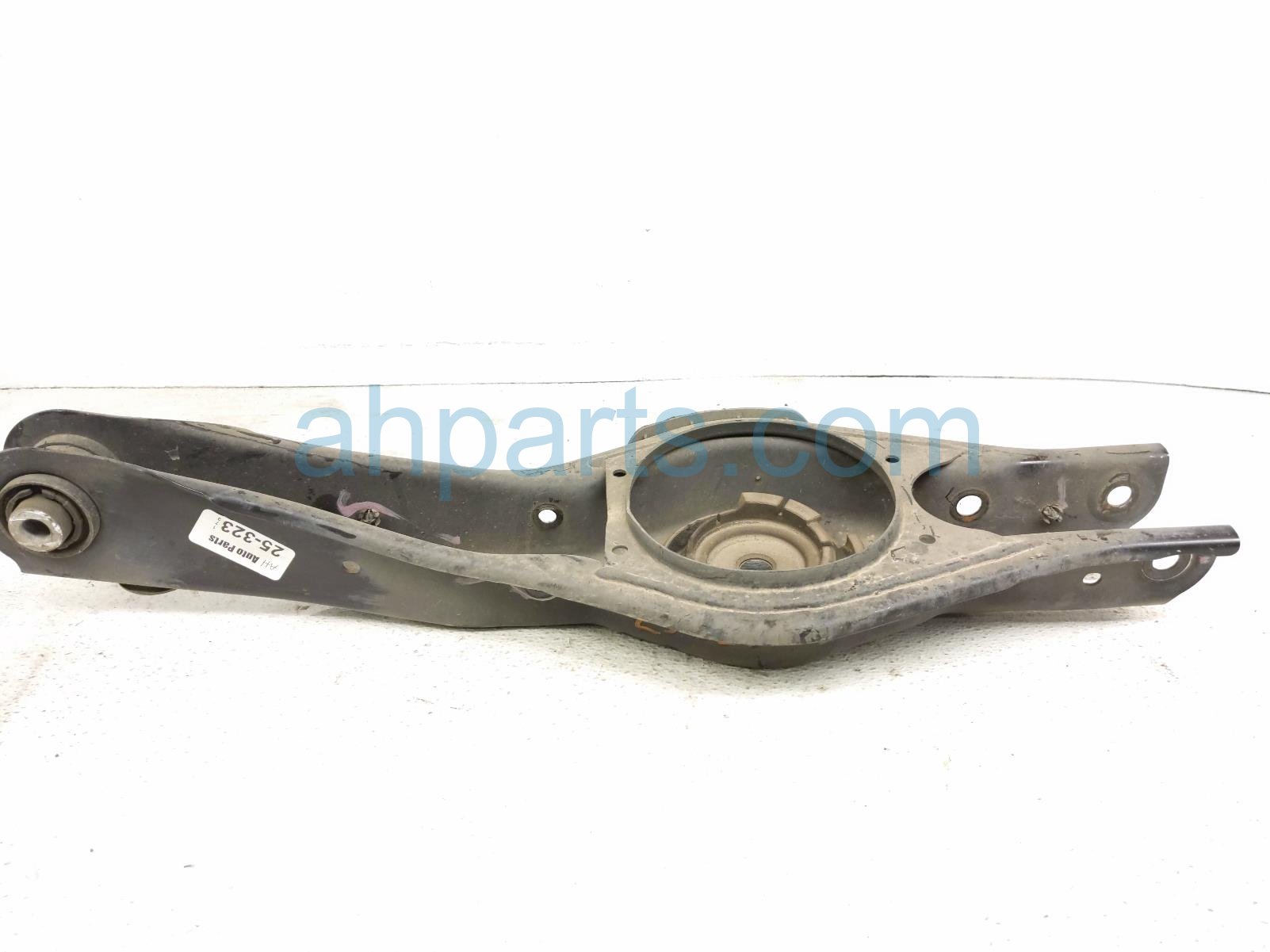 $125 Hyundai RR/RH SPRING SEAT LOWER CONTROL ARM