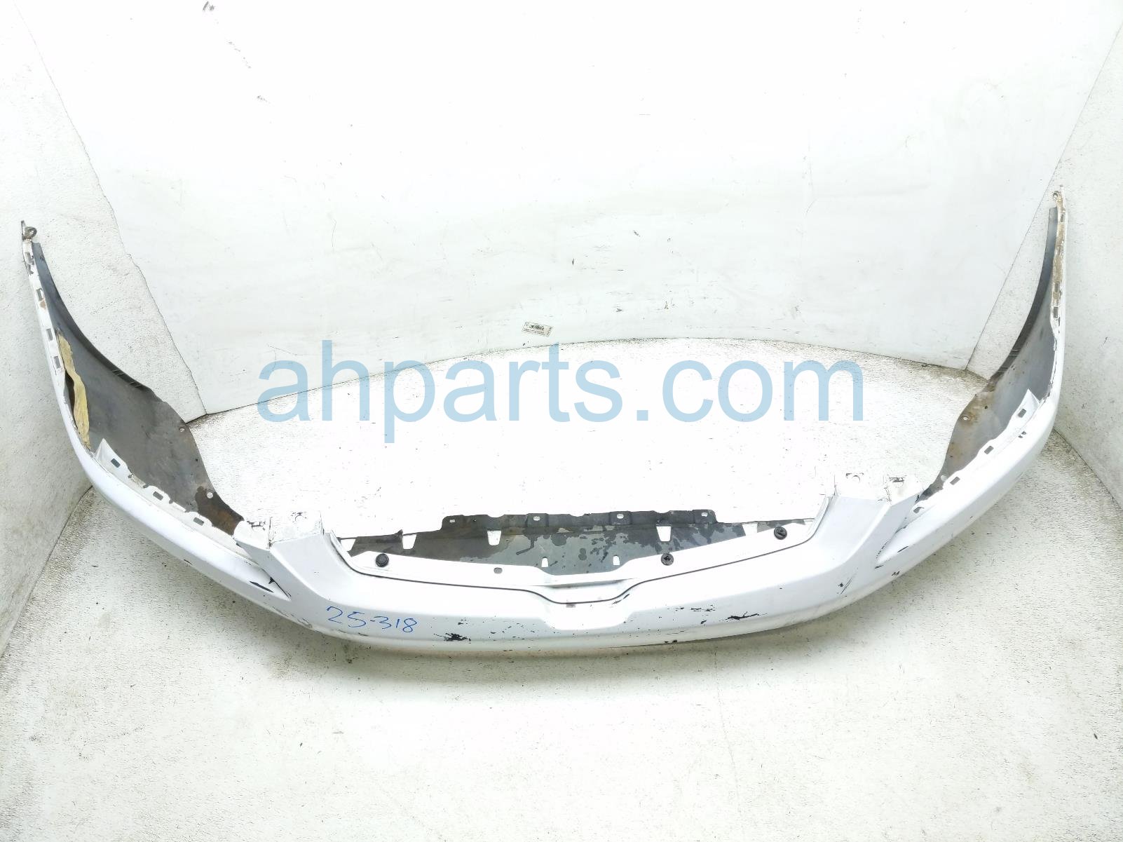 Honda FRONT BUMPER COVER - WHITE