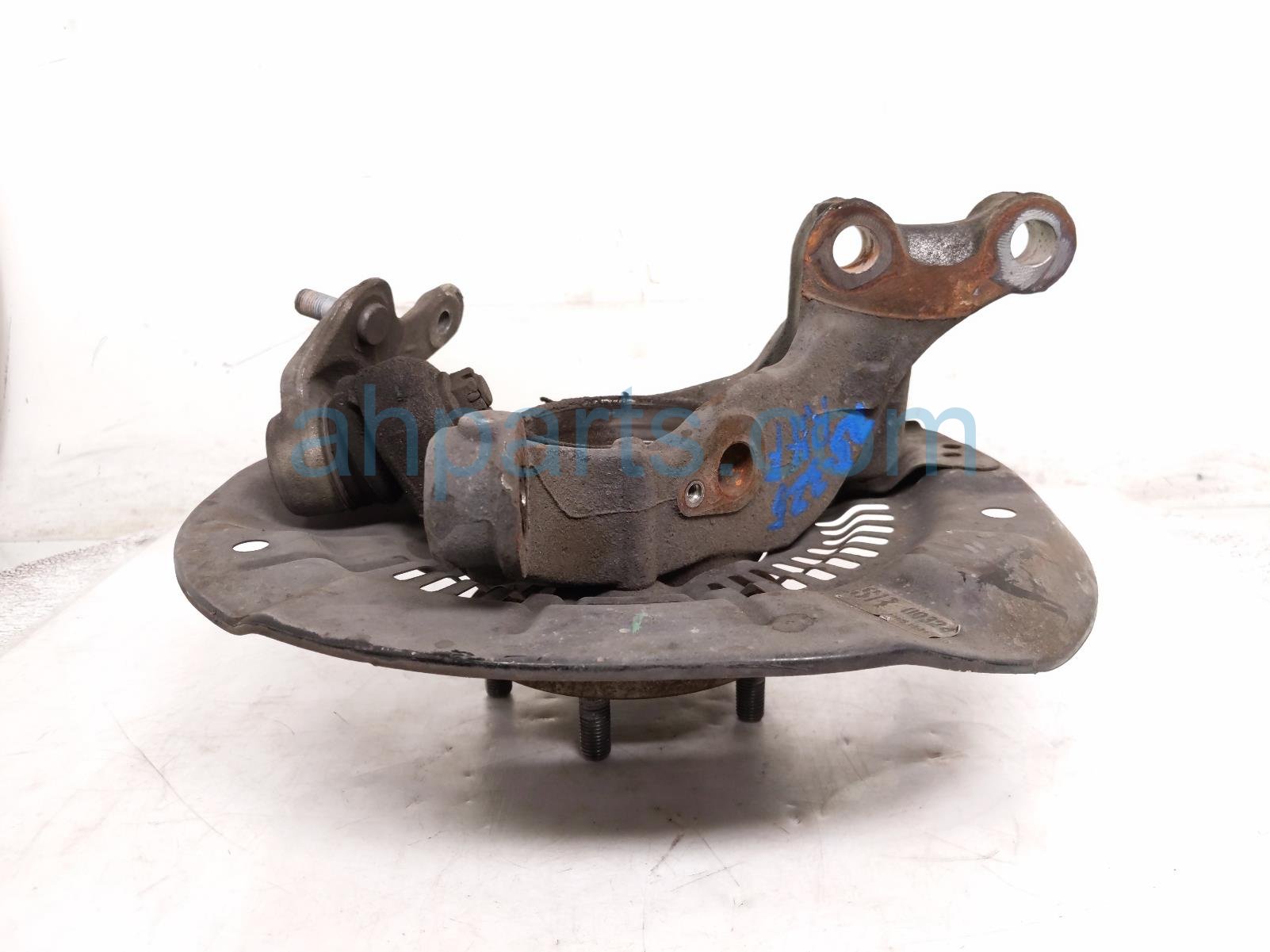 Toyota FR/RH SPINDLE KNUCKLE HUB