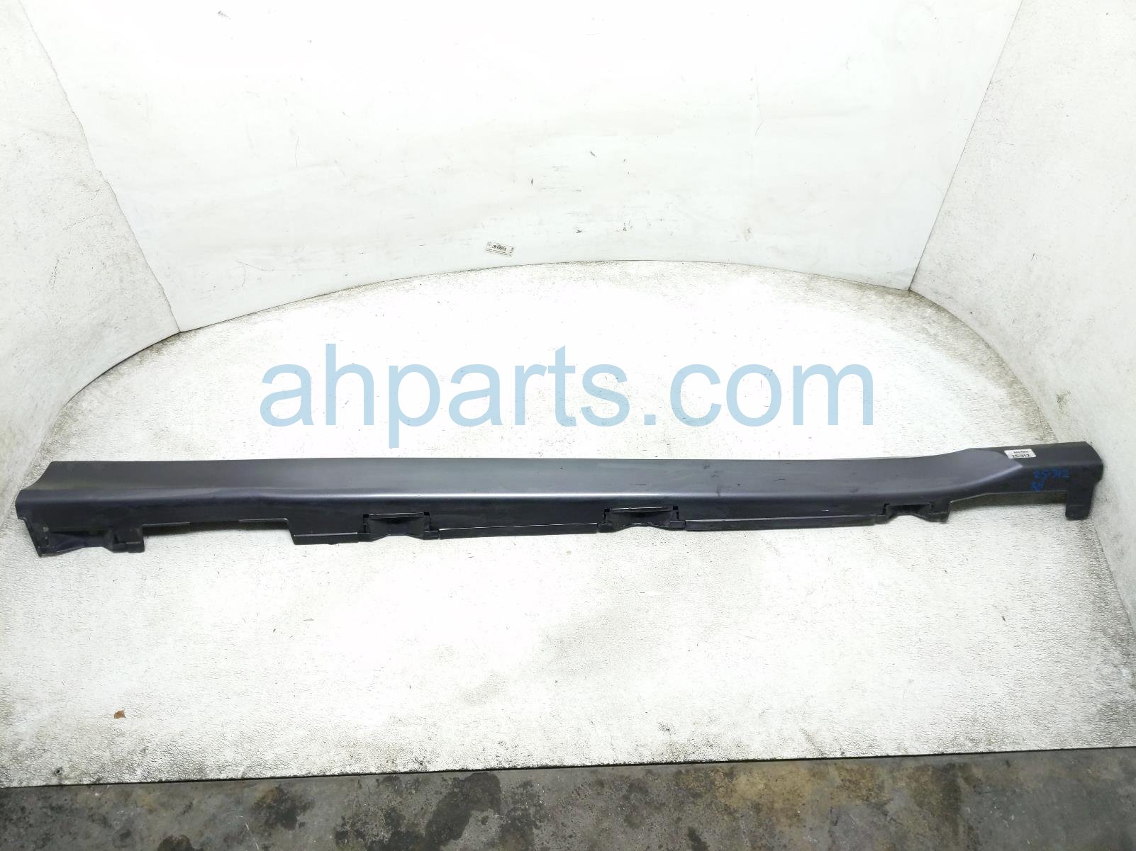 Honda RH SIDE SKIRT / MOLDING - GREY