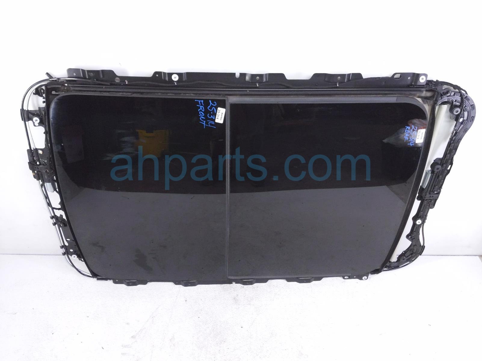 Volvo PANORAMIC SUNROOF GLASS ASSY