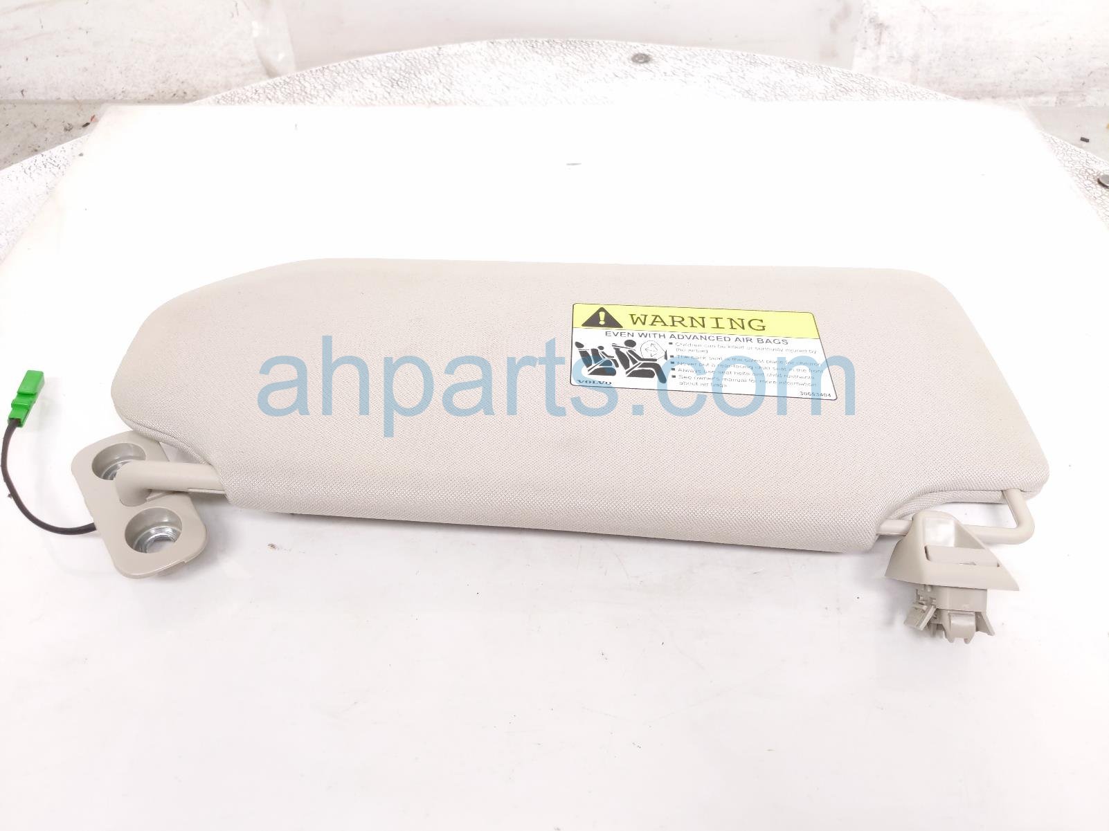 Sold 2023 Volvo Xc90 Driver Sun Visor W/illum Mirror - Gray 31497341
