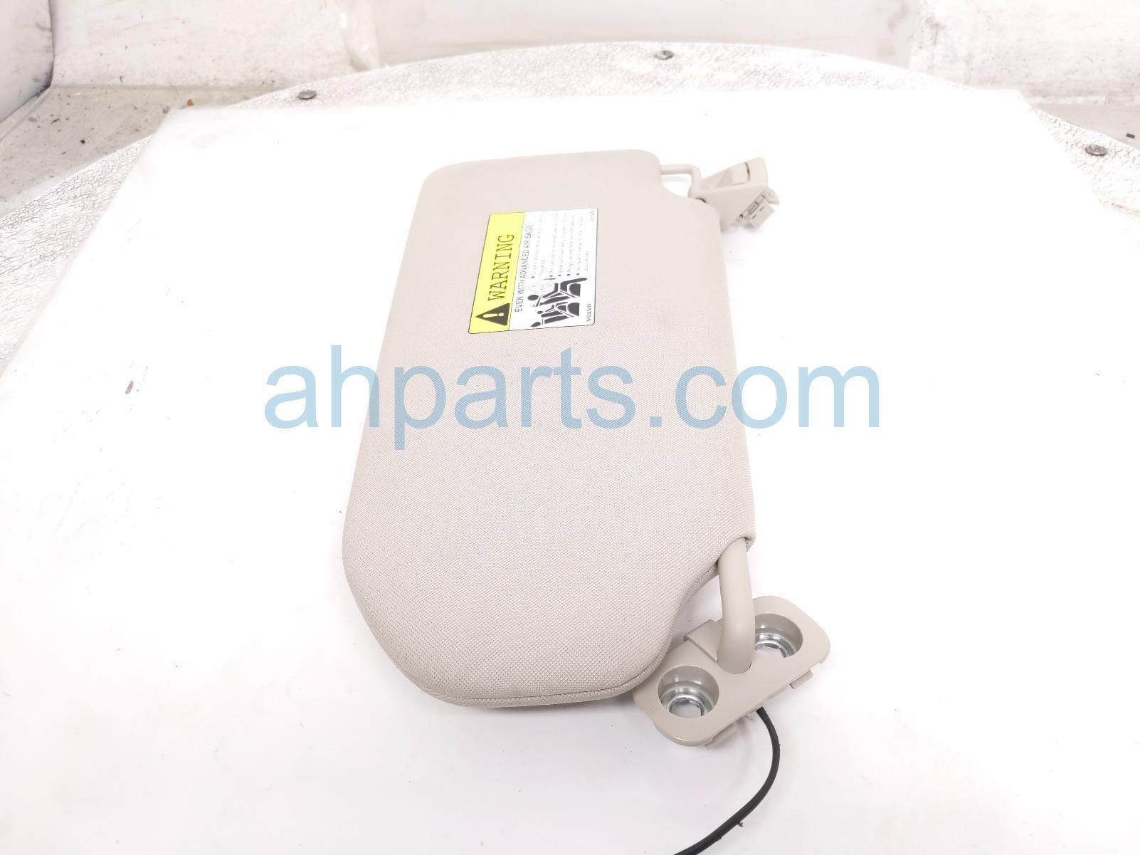 Sold 2023 Volvo Xc90 Driver Sun Visor W/illum Mirror - Gray 31497341