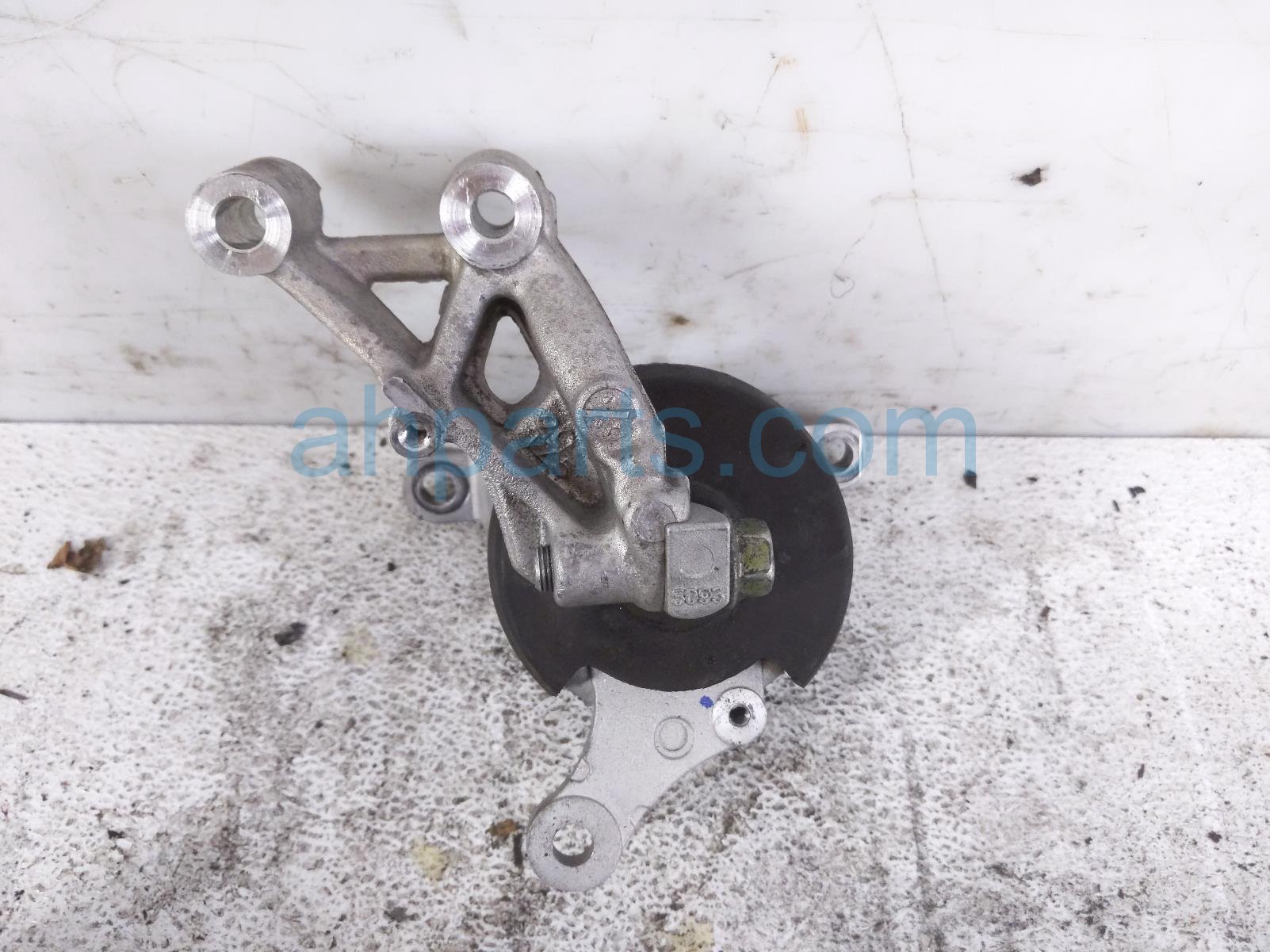 Honda RH ENGINE RUBBER MOUNT + BRACKET