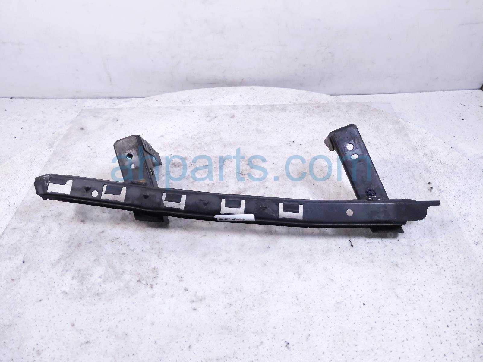 $40 Acura FR/RH BUMPER CORNER BEAM BRACKET