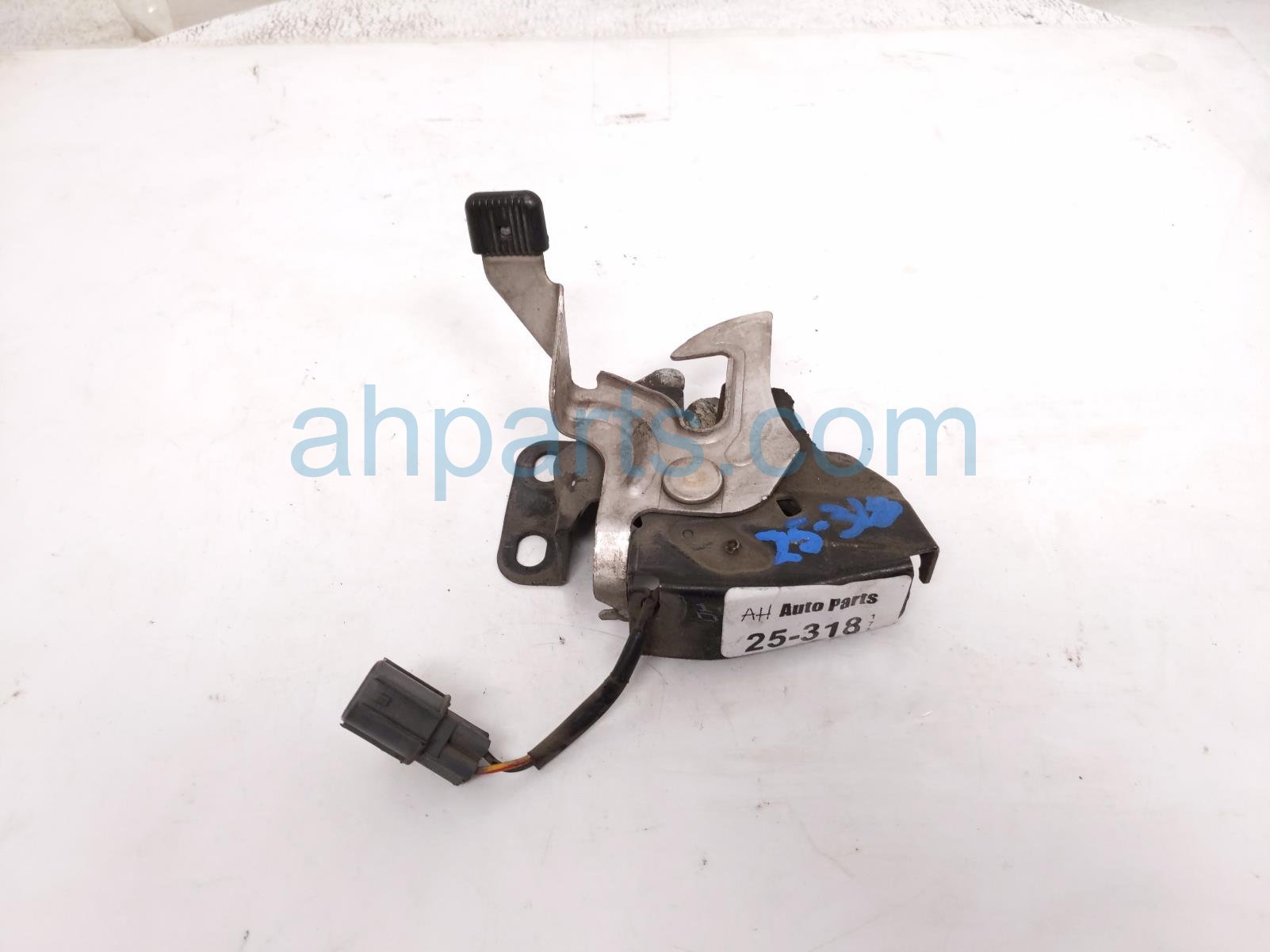 Honda HOOD LATCH ASSY W/SENSOR