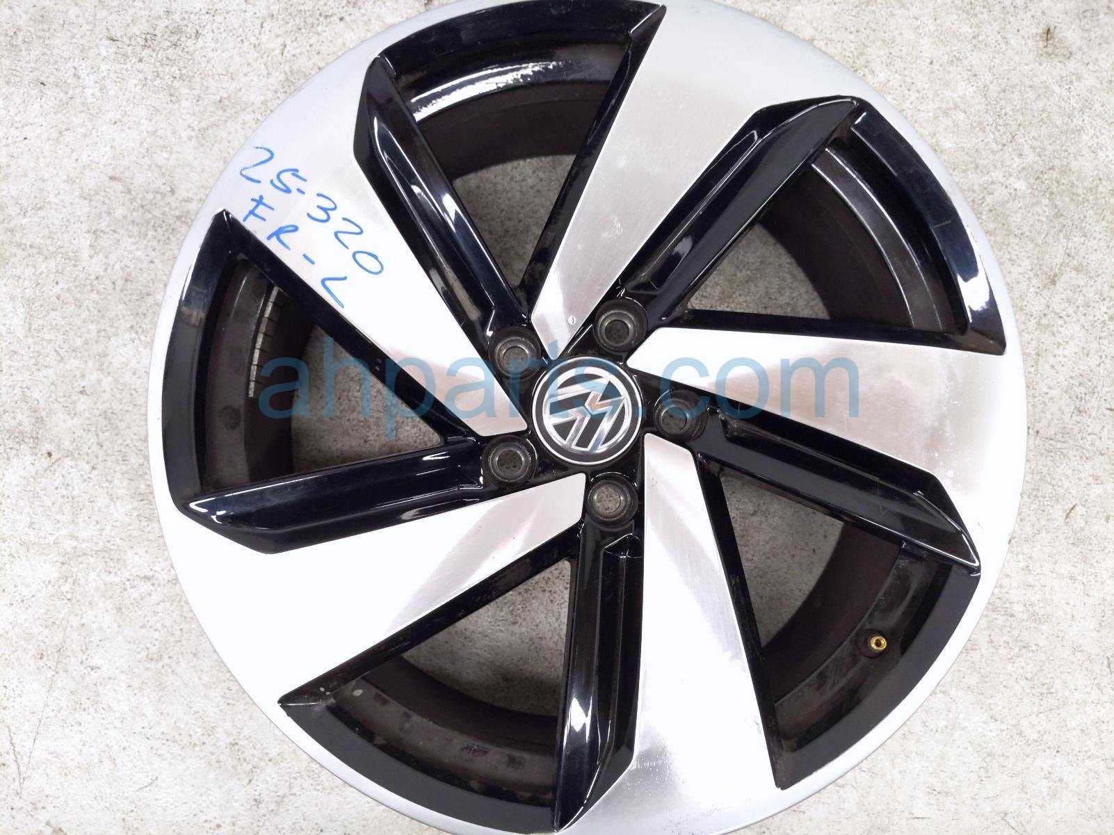 2018 Volkswagen Golf Gti Front Driver Rim / Wheel 5GM 601 025 Q FZZ Replacement 2018 Volkswagen Golf Gti Front Driver Rim / Wheel 5GM 601 025 Q FZZ Replacement thumbnail