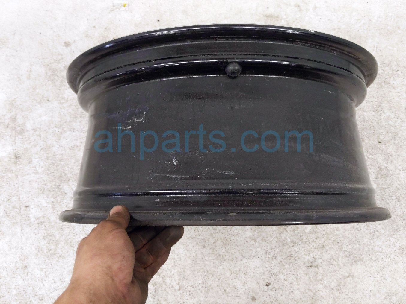 2018 Volkswagen Golf Gti Front Driver Rim / Wheel 5GM 601 025 Q FZZ Replacement 2018 Volkswagen Golf Gti Front Driver Rim / Wheel 5GM 601 025 Q FZZ Replacement thumbnail