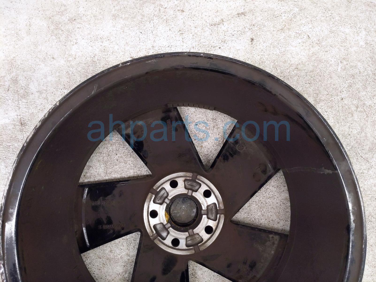 2018 Volkswagen Golf Gti Front Driver Rim / Wheel 5GM 601 025 Q FZZ Replacement 2018 Volkswagen Golf Gti Front Driver Rim / Wheel 5GM 601 025 Q FZZ Replacement thumbnail