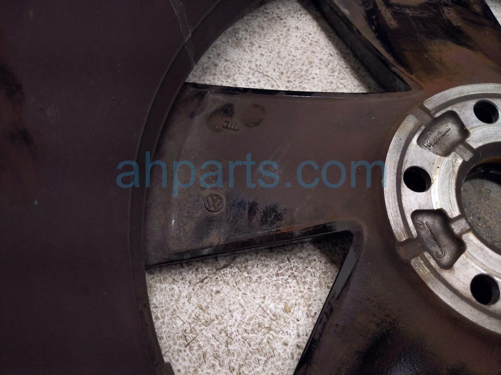 2018 Volkswagen Golf Gti Front Driver Rim / Wheel 5GM 601 025 Q FZZ Replacement 2018 Volkswagen Golf Gti Front Driver Rim / Wheel 5GM 601 025 Q FZZ Replacement thumbnail