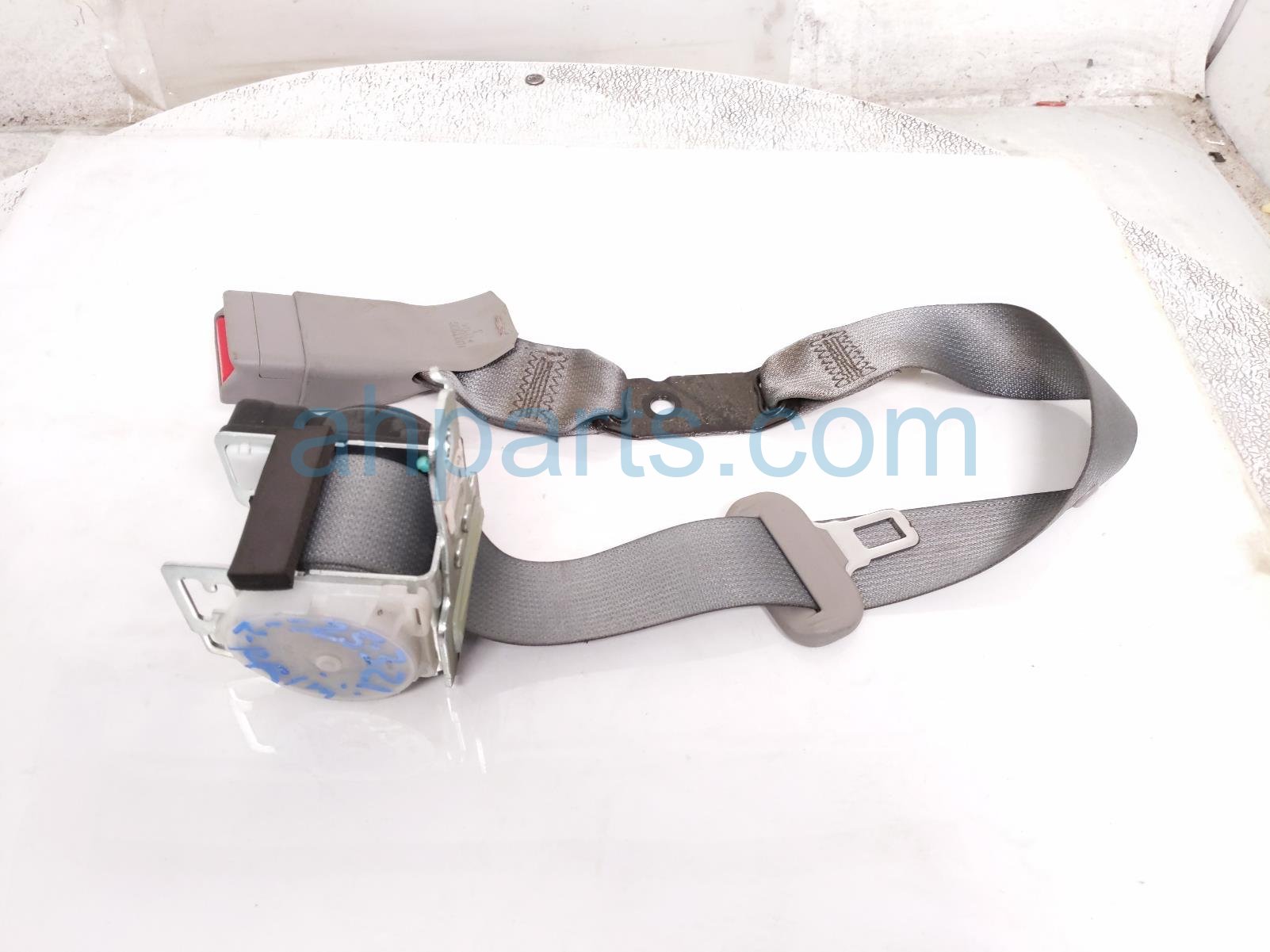 $65 Toyota REAR MID SEAT BELT -  GRAY