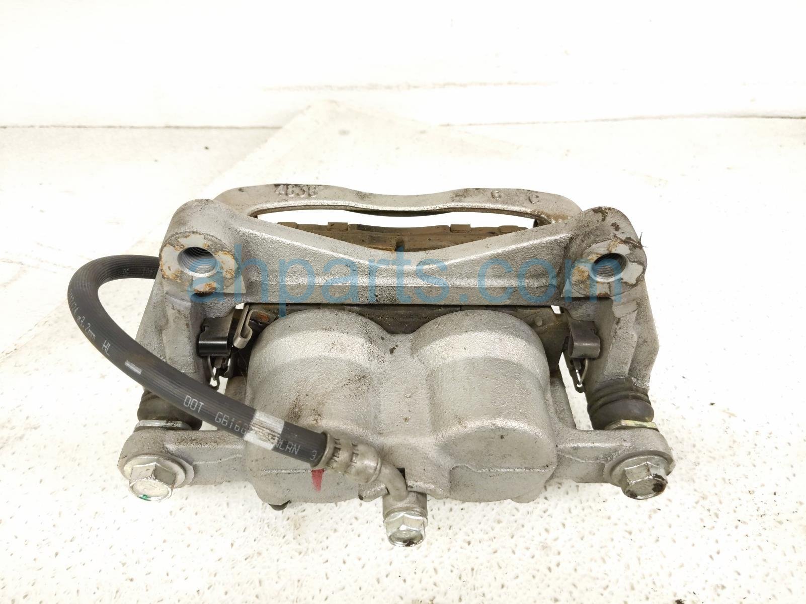 2025 Honda Pilot Front Passenger Brake Caliper 45018 T90 A00 Replacement 2025 Honda Pilot Front Passenger Brake Caliper 45018 T90 A00 Replacement thumbnail