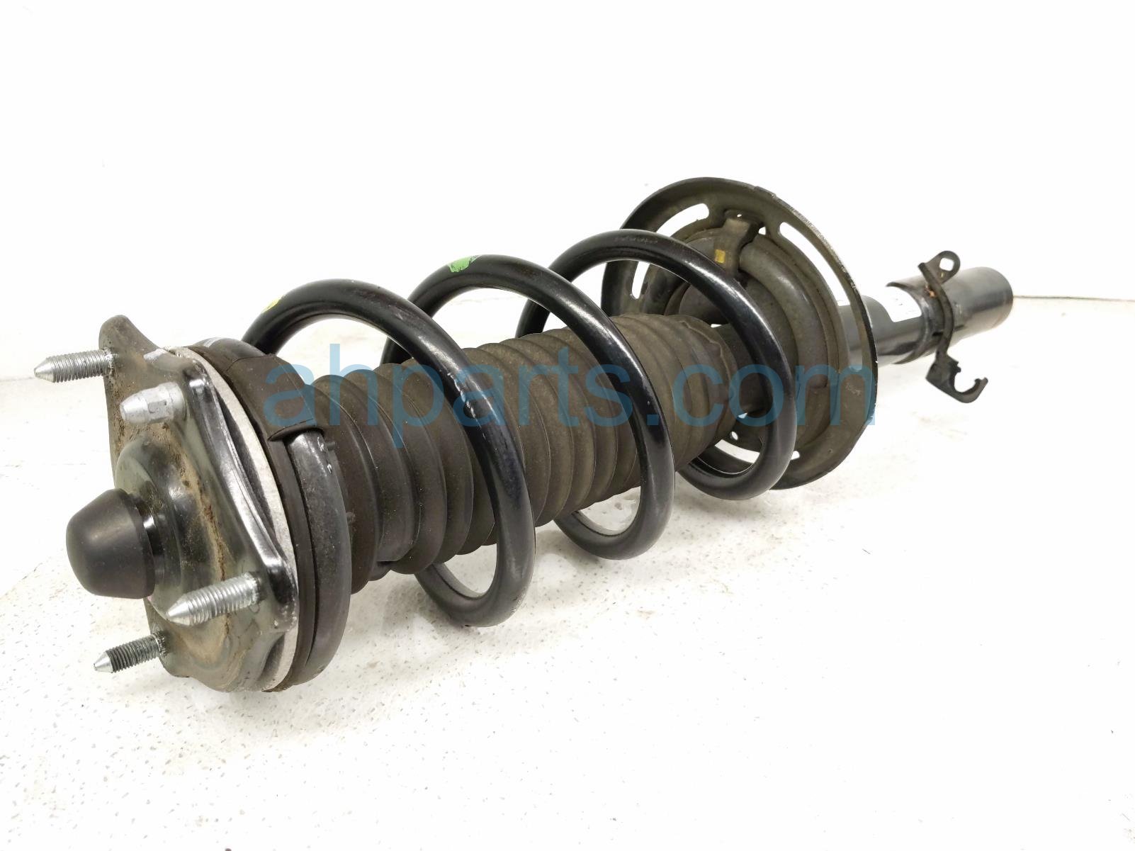 2025 Honda Pilot Front Driver Strut Absorber + Spring 51621 T90 A22 Replacement 2025 Honda Pilot Front Driver Strut Absorber + Spring 51621 T90 A22 Replacement thumbnail