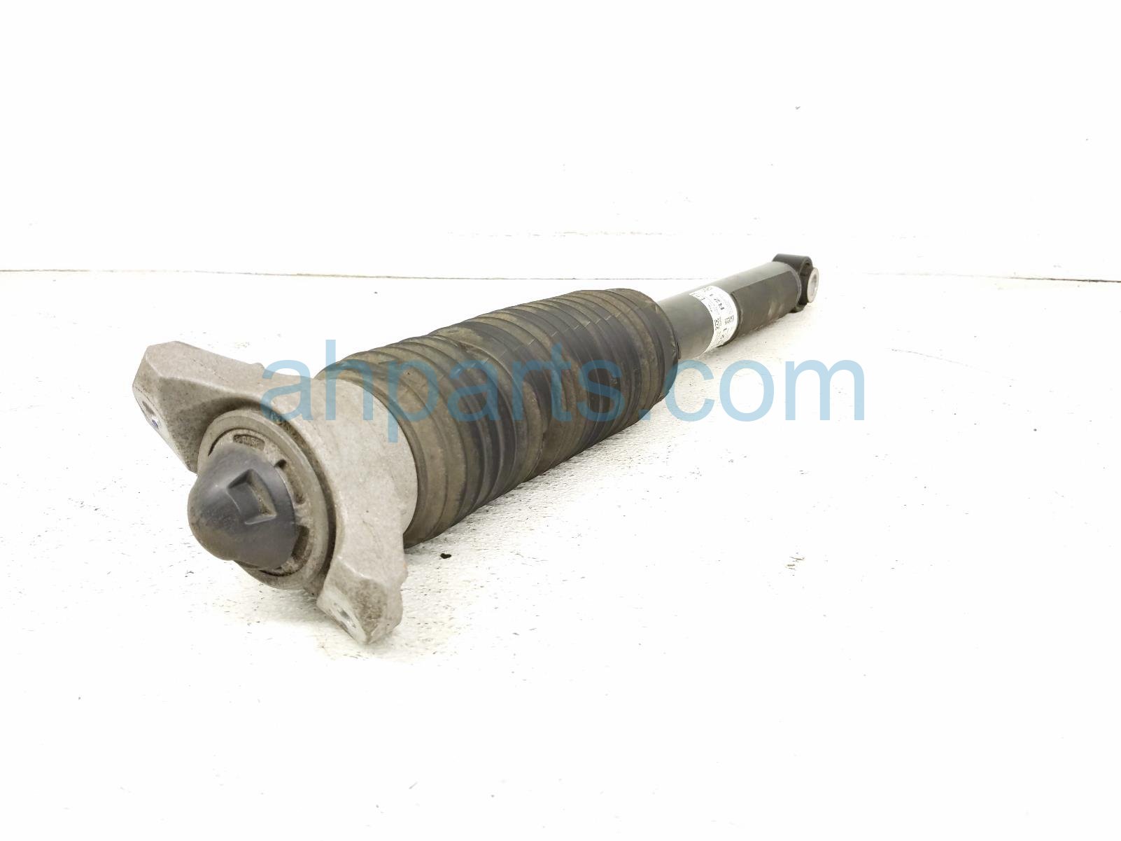 2025 Honda Pilot Strut / Spring / Rear Passenger Shock Absorber 52611 T90 A22 Replacement 2025 Honda Pilot Strut / Spring / Rear Passenger Shock Absorber 52611 T90 A22 Replacement thumbnail