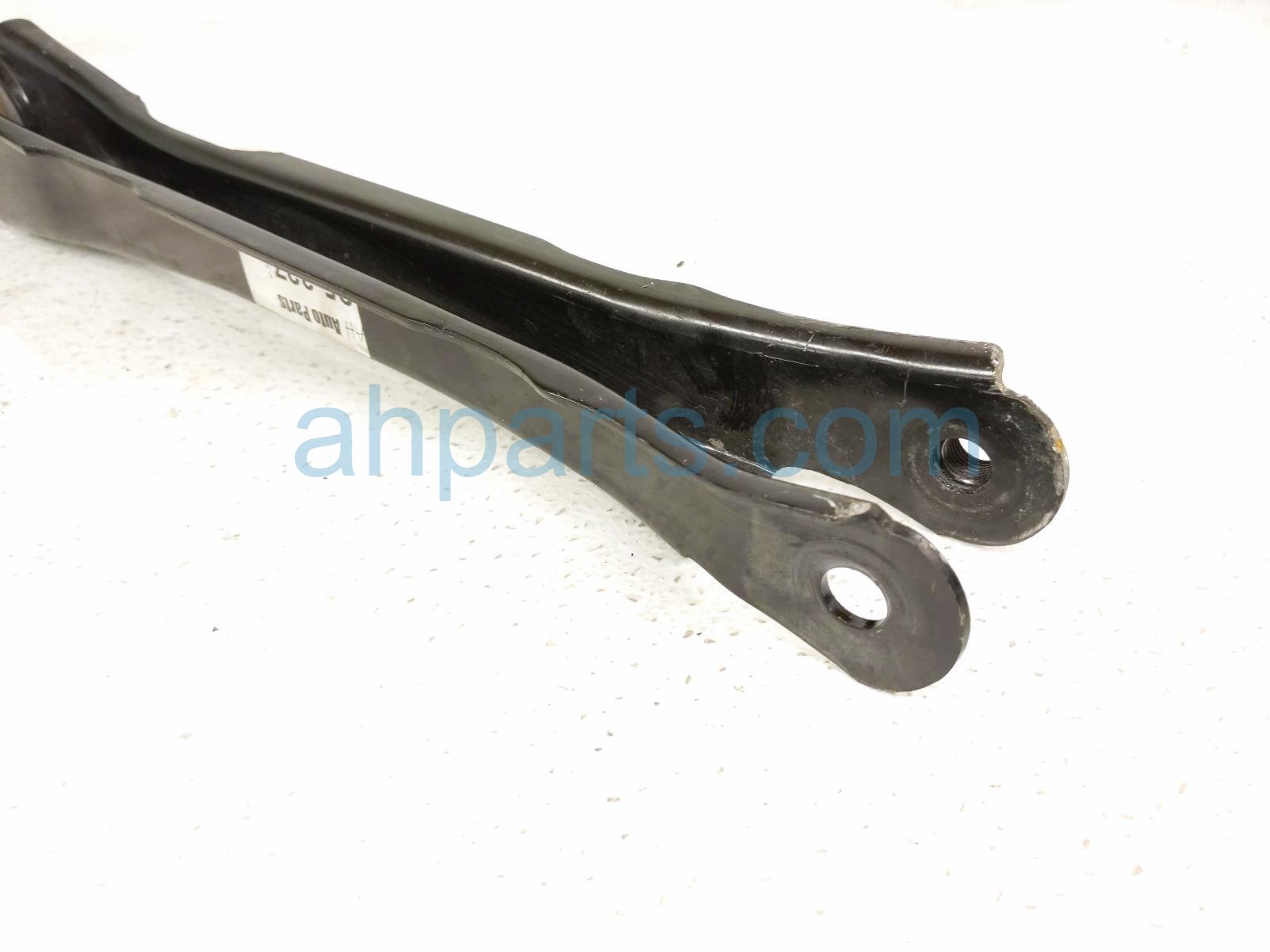 2025 Honda Pilot Rear Passenger Trailing Lower Control Arm 52370 TYA A01 Replacement 2025 Honda Pilot Rear Passenger Trailing Lower Control Arm 52370 TYA A01 Replacement thumbnail