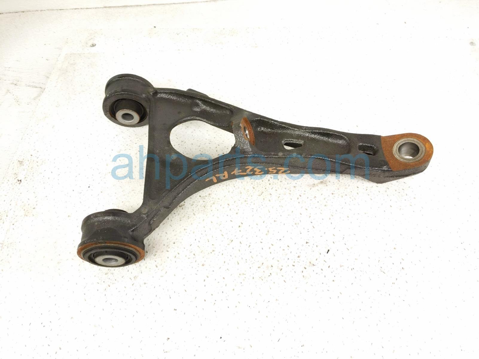 2025 Honda Pilot Rear Driver Upper Control Arm 52520 T90 A02 Replacement 2025 Honda Pilot Rear Driver Upper Control Arm 52520 T90 A02 Replacement thumbnail