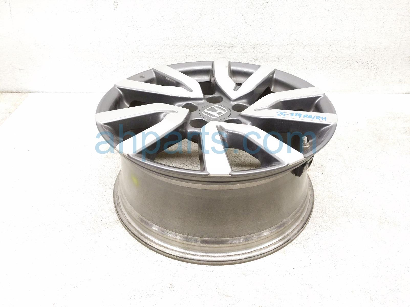 $99 Honda RR/RH WHEEL / RIM -