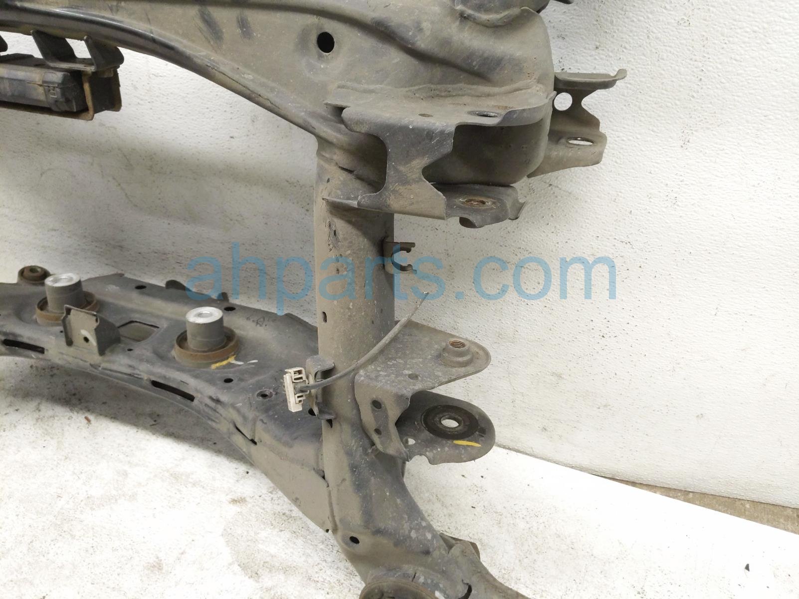 2021 Honda Pilot Crossmember Rear Sub Frame / Cradle 50300 TG7 A02 Replacement 2021 Honda Pilot Crossmember Rear Sub Frame / Cradle 50300 TG7 A02 Replacement thumbnail