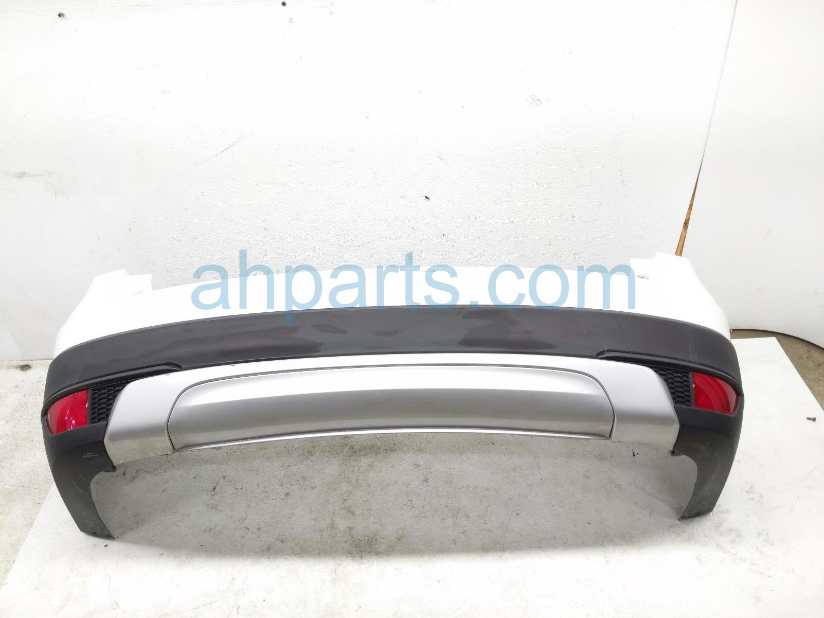 $649 Honda REAR BUMPER COVER - WHITE*